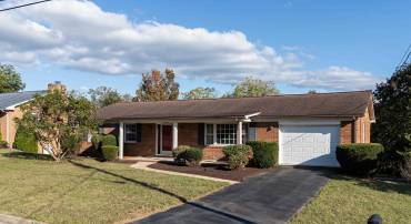 44 EMERY ST, HARRISONBURG, Virginia 22801, 5 Bedrooms Bedrooms, ,3 BathroomsBathrooms,Residential,44 EMERY ST,670057 MLS # 670057