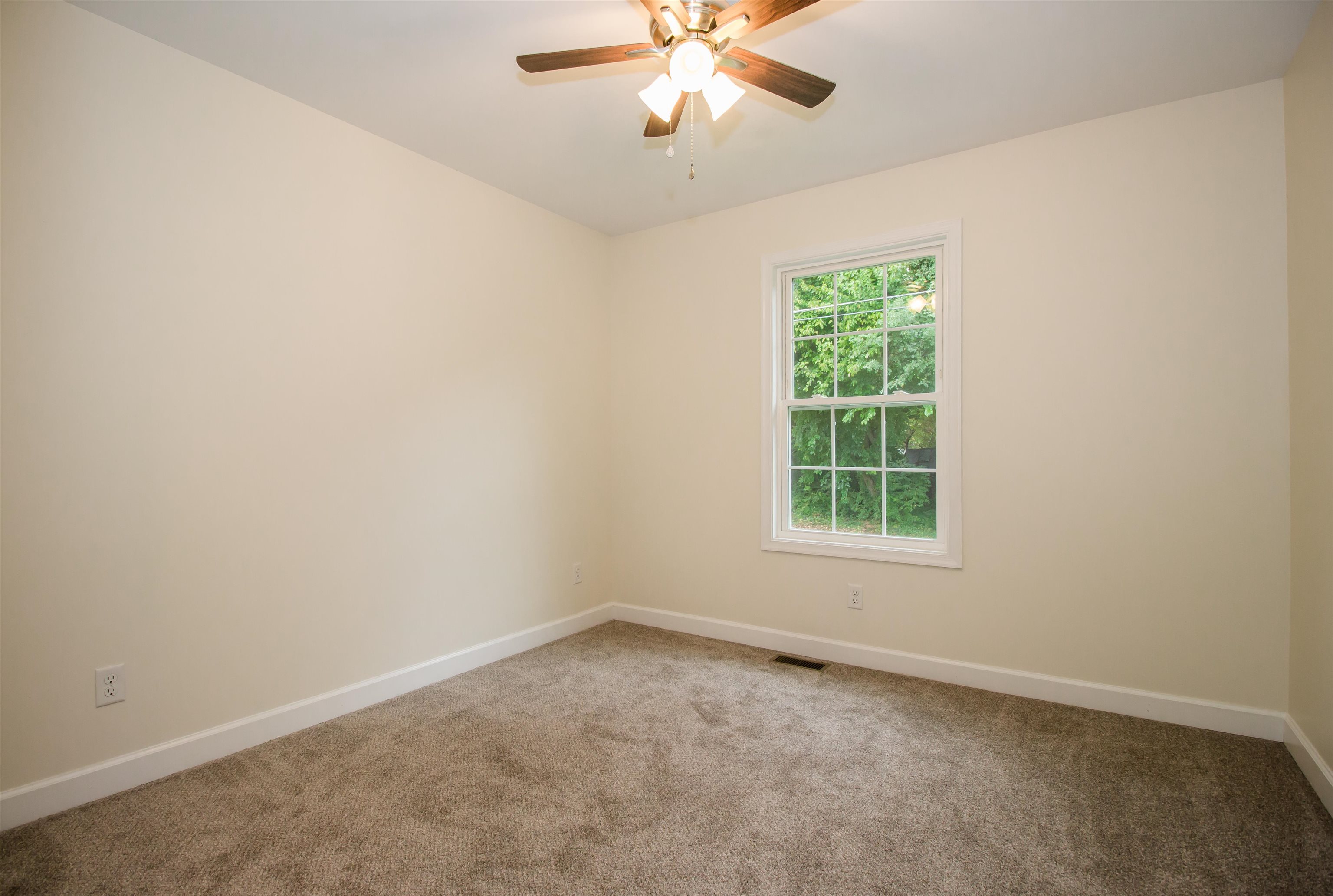 301 S CHURCH ST, WOODSTOCK, Virginia 22664, 3 Bedrooms Bedrooms, ,2 BathroomsBathrooms,Residential,301 S CHURCH ST,670060 MLS # 670060