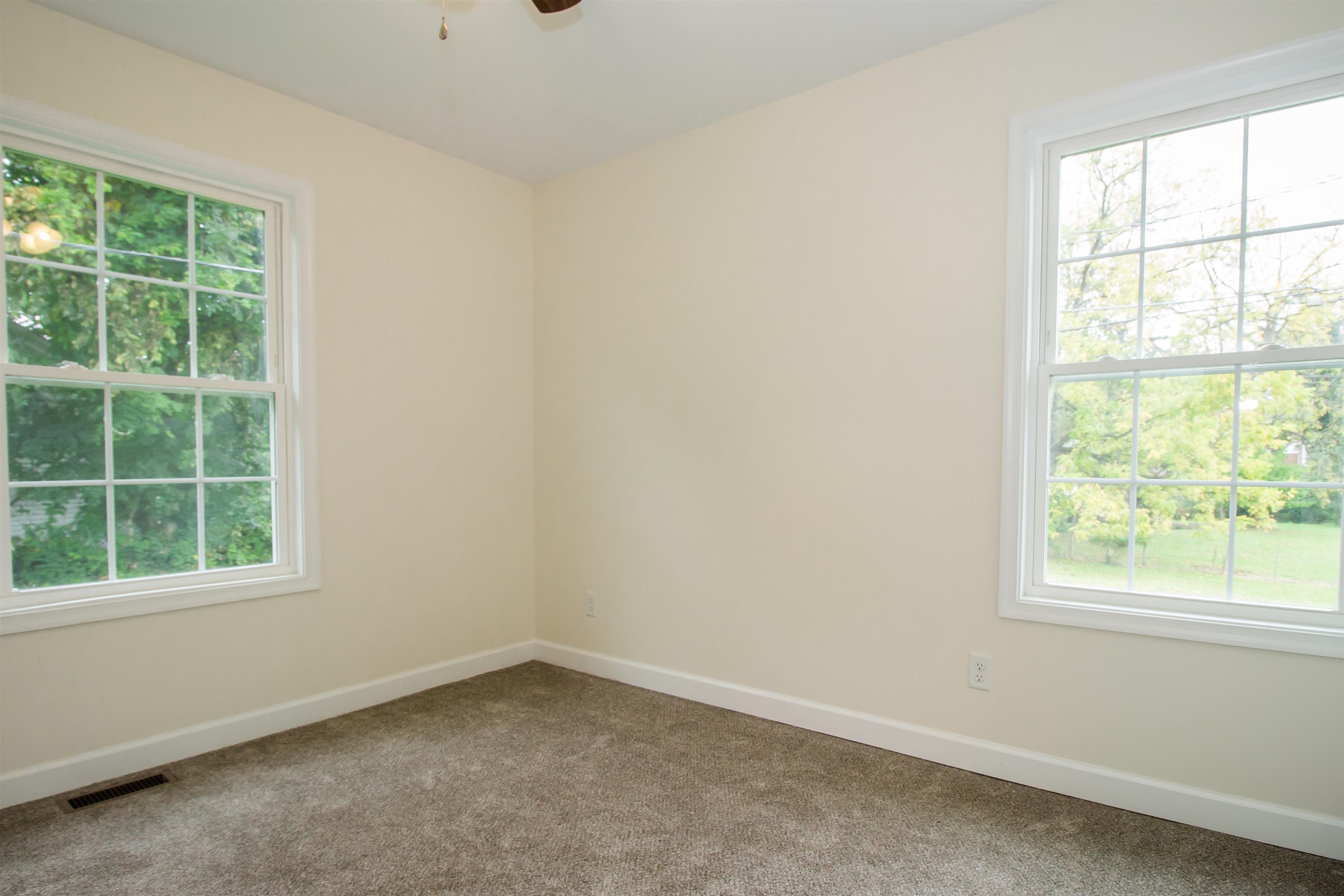 301 S CHURCH ST, WOODSTOCK, Virginia 22664, 3 Bedrooms Bedrooms, ,2 BathroomsBathrooms,Residential,301 S CHURCH ST,670060 MLS # 670060