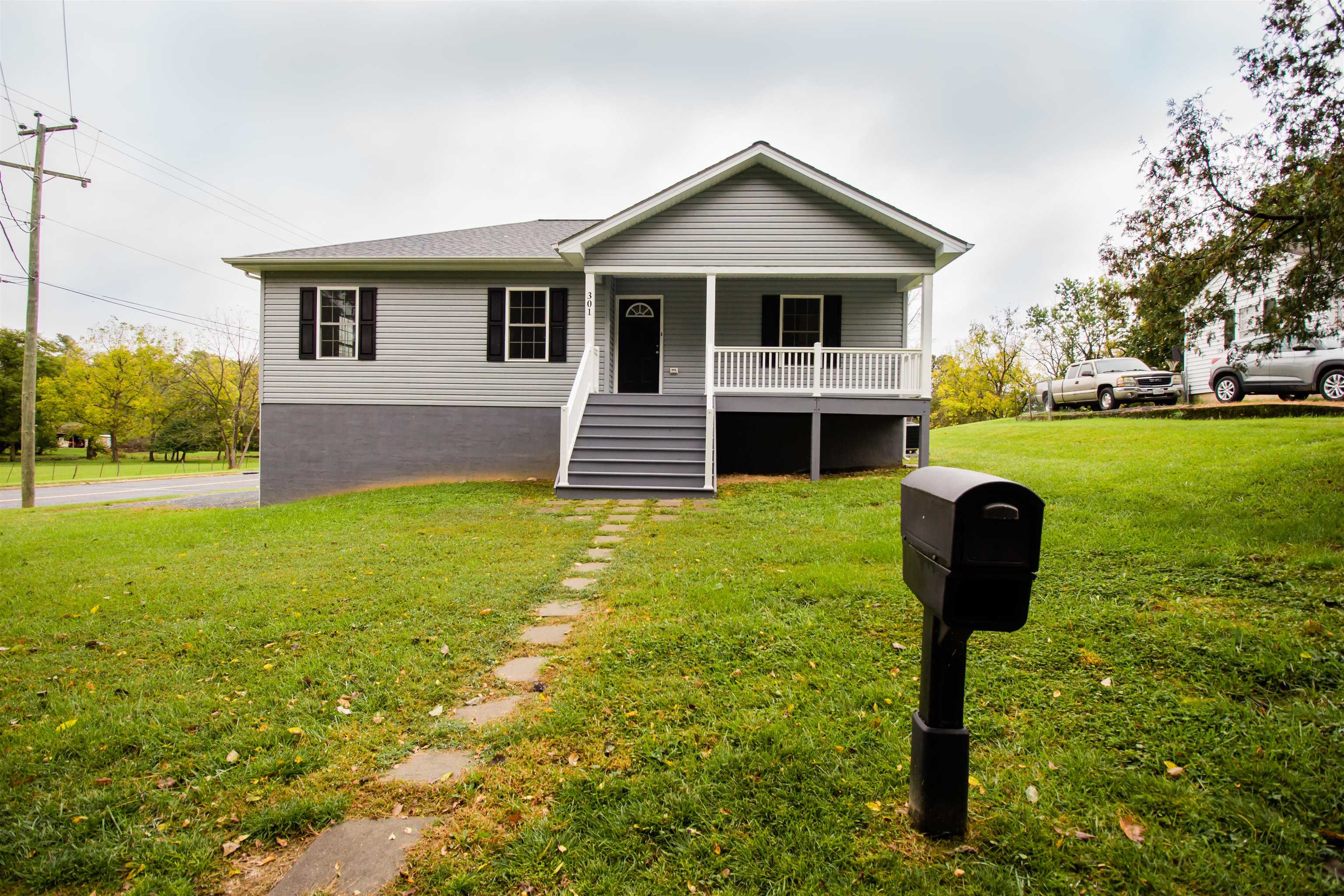 301 S CHURCH ST, WOODSTOCK, Virginia 22664, 3 Bedrooms Bedrooms, ,2 BathroomsBathrooms,Residential,301 S CHURCH ST,670060 MLS # 670060