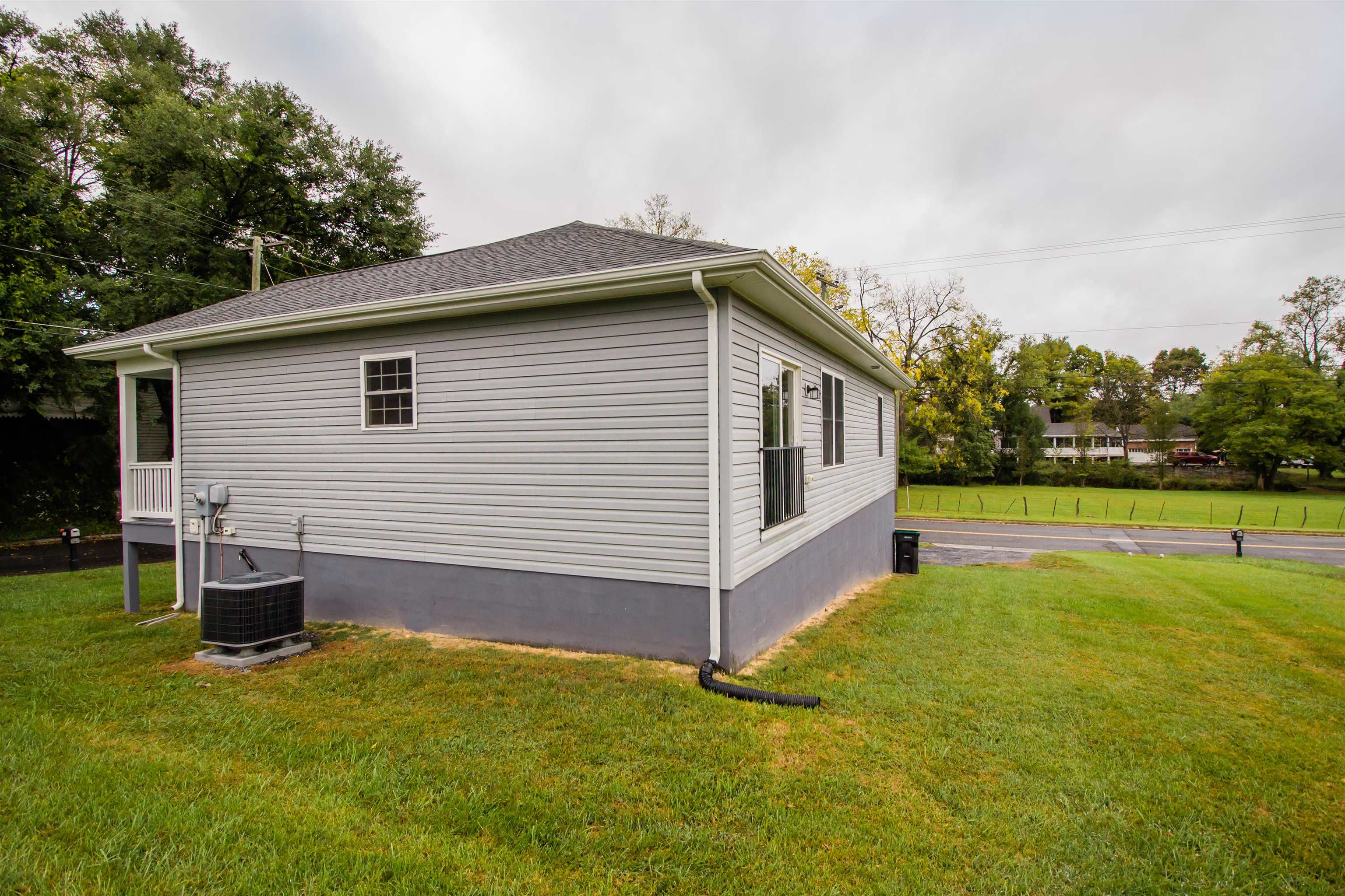 301 S CHURCH ST, WOODSTOCK, Virginia 22664, 3 Bedrooms Bedrooms, ,2 BathroomsBathrooms,Residential,301 S CHURCH ST,670060 MLS # 670060