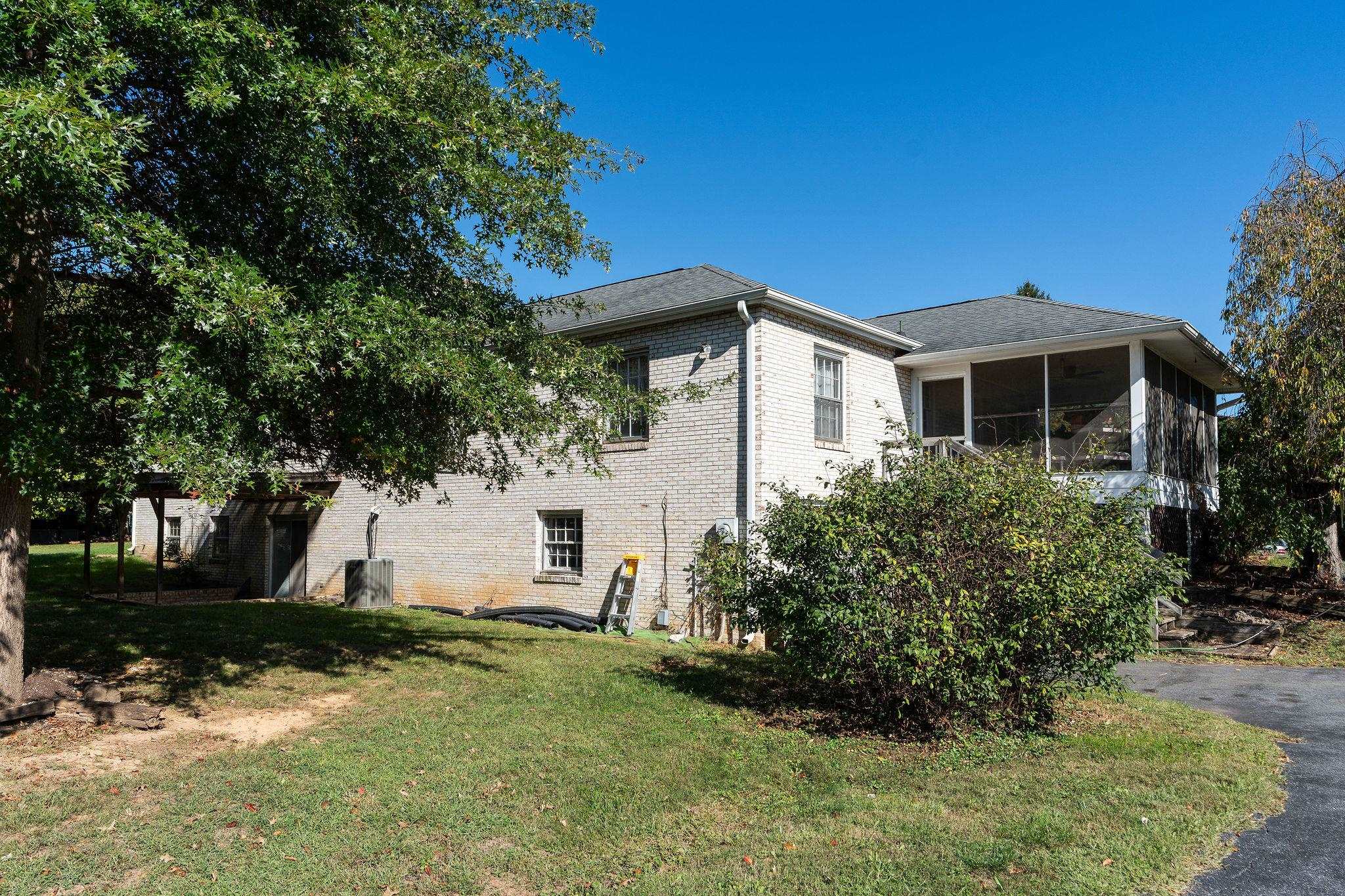 840 HAWTHORNE LN, WAYNESBORO, Virginia 22980, 4 Bedrooms Bedrooms, ,3 BathroomsBathrooms,Residential,840 HAWTHORNE LN,670073 MLS # 670073