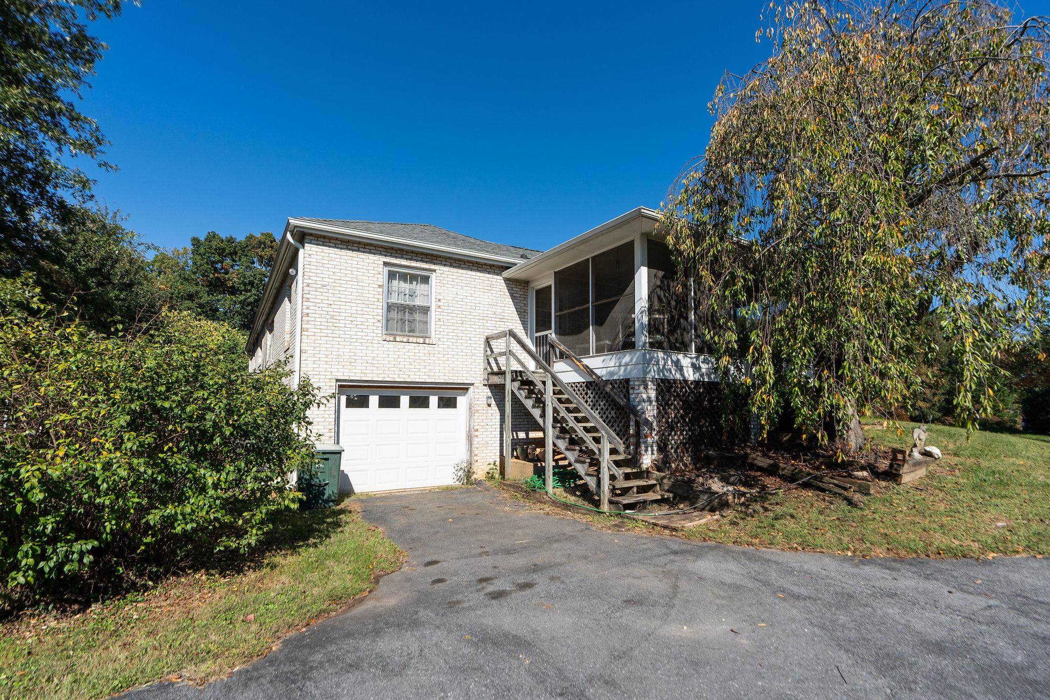 840 HAWTHORNE LN, WAYNESBORO, Virginia 22980, 4 Bedrooms Bedrooms, ,3 BathroomsBathrooms,Residential,840 HAWTHORNE LN,670073 MLS # 670073