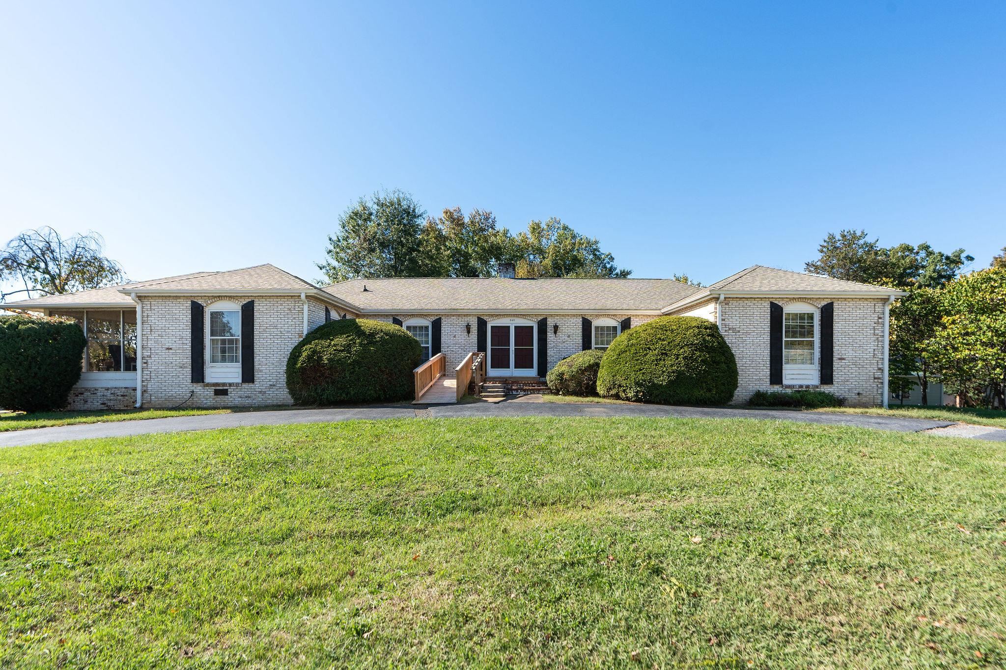 840 HAWTHORNE LN, WAYNESBORO, Virginia 22980, 4 Bedrooms Bedrooms, ,3 BathroomsBathrooms,Residential,840 HAWTHORNE LN,670073 MLS # 670073