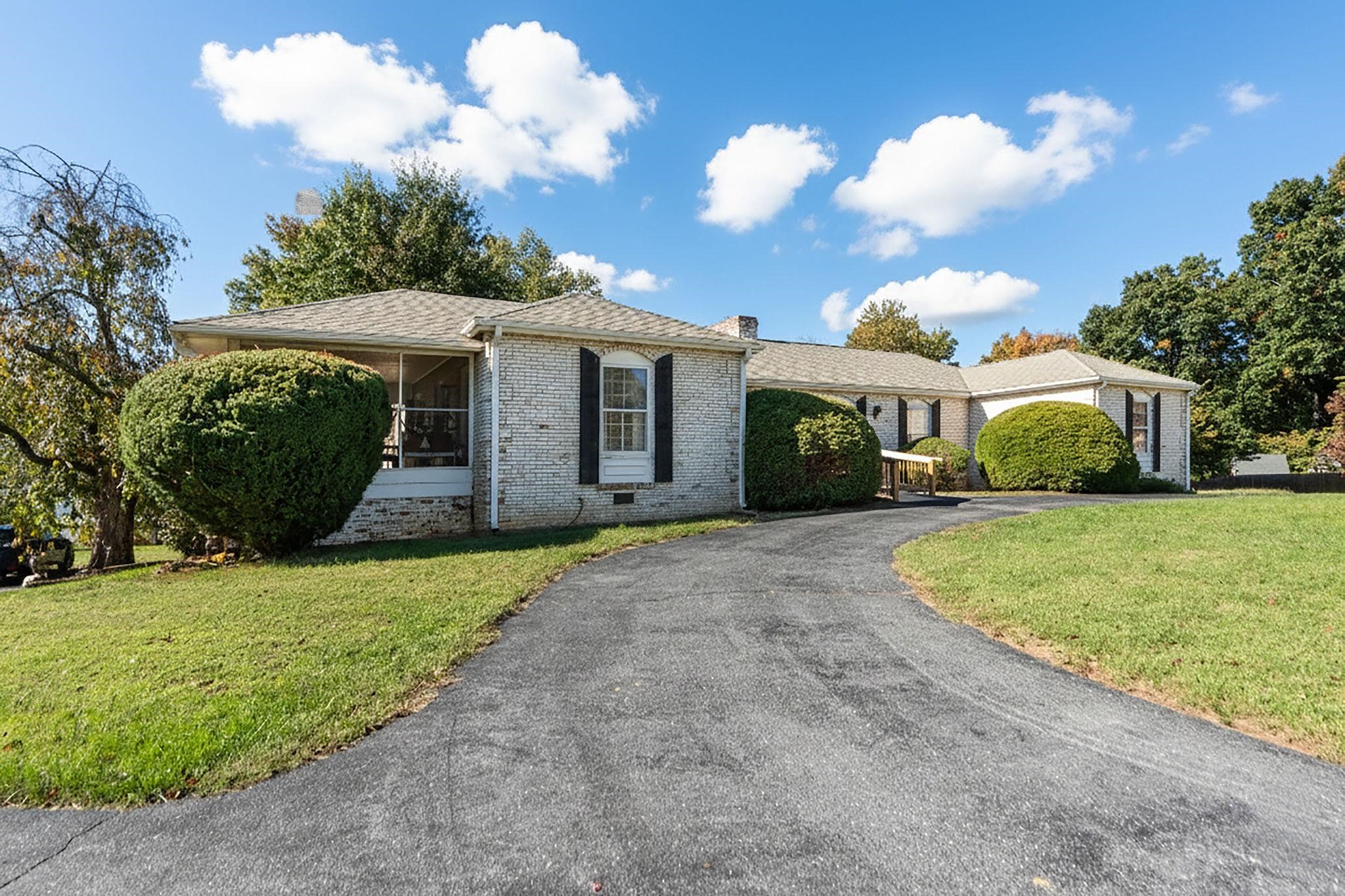 840 HAWTHORNE LN, WAYNESBORO, Virginia 22980, 4 Bedrooms Bedrooms, ,3 BathroomsBathrooms,Residential,840 HAWTHORNE LN,670073 MLS # 670073