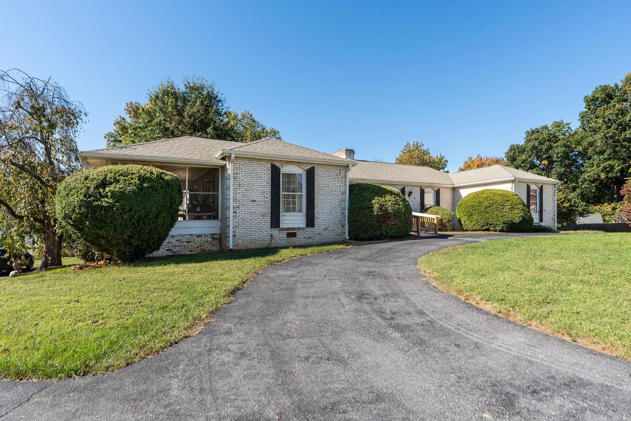 840 HAWTHORNE LN, WAYNESBORO, Virginia 22980, 4 Bedrooms Bedrooms, ,3 BathroomsBathrooms,Residential,840 HAWTHORNE LN,670073 MLS # 670073