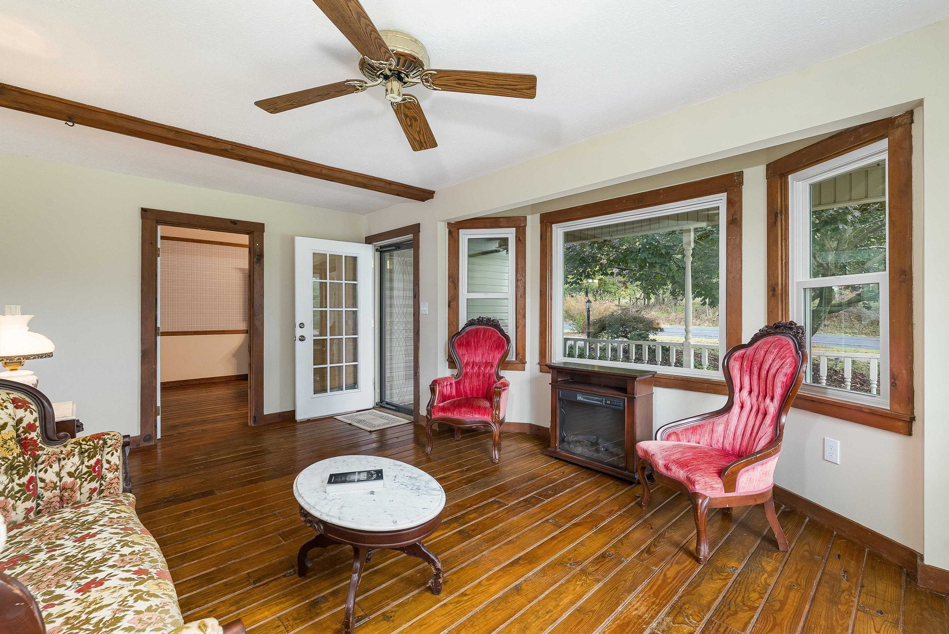 598 BROADHEAD SCHOOL RD, GREENVILLE, Virginia 24440, 3 Bedrooms Bedrooms, ,2 BathroomsBathrooms,Residential,598 BROADHEAD SCHOOL RD,670076 MLS # 670076