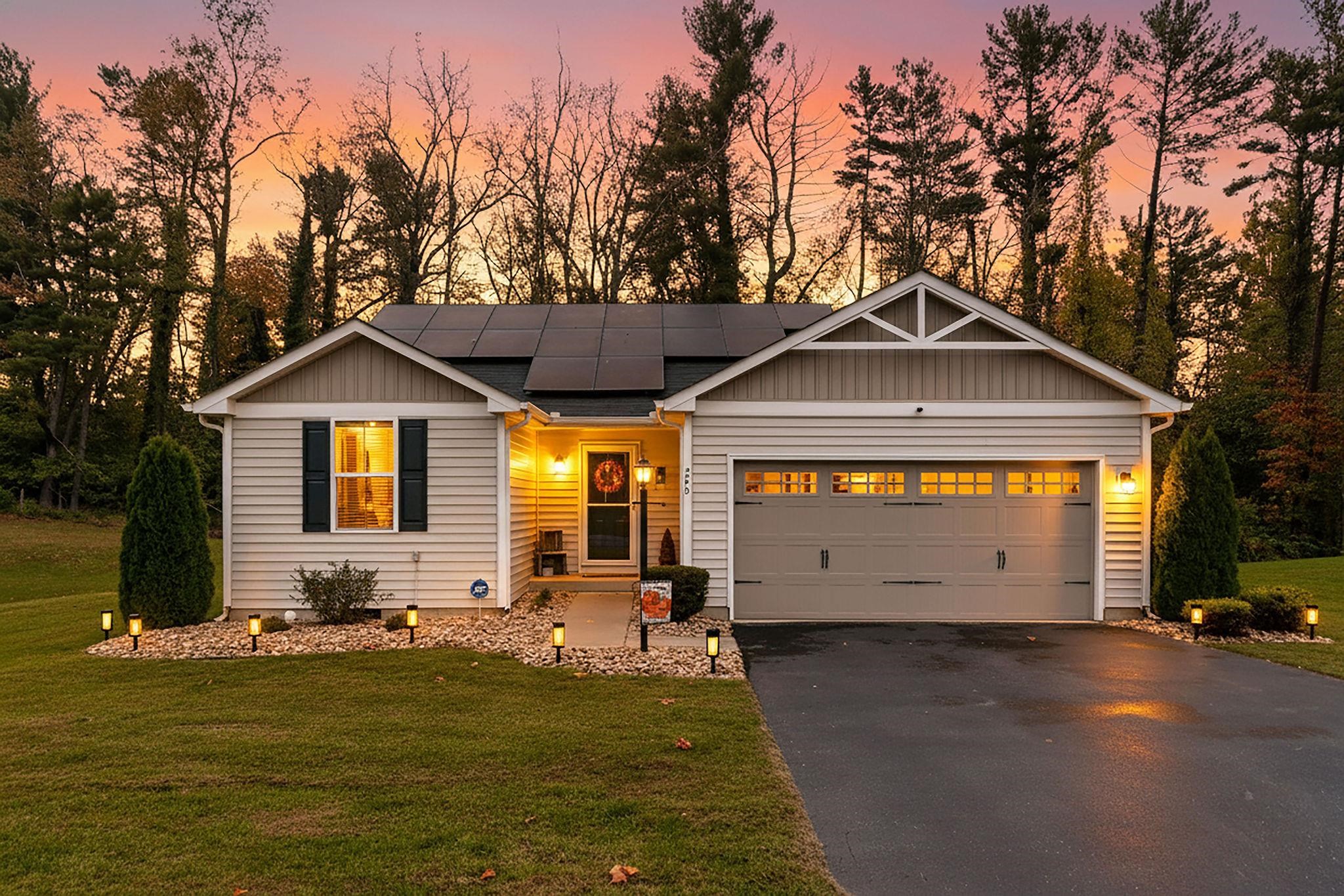 245 CLAYBROOK DR, WAYNESBORO, Virginia 22980, 3 Bedrooms Bedrooms, ,2 BathroomsBathrooms,Residential,245 CLAYBROOK DR,670077 MLS # 670077