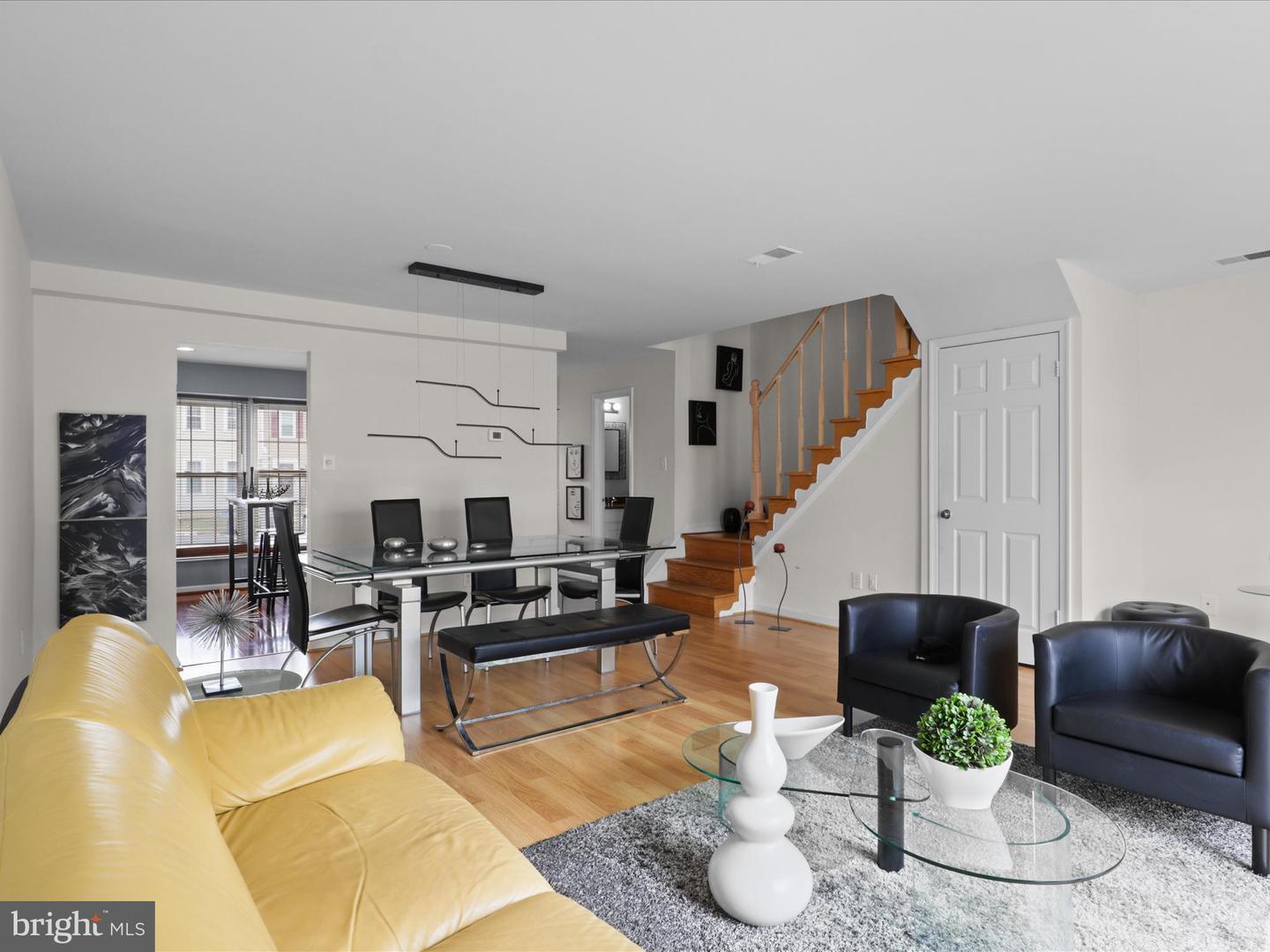 8068 DULCIANA CT, SPRINGFIELD, Virginia 22153, 2 Bedrooms Bedrooms, ,1 BathroomBathrooms,Residential,For sale,8068 DULCIANA CT,VAFX2269044 MLS # VAFX2269044