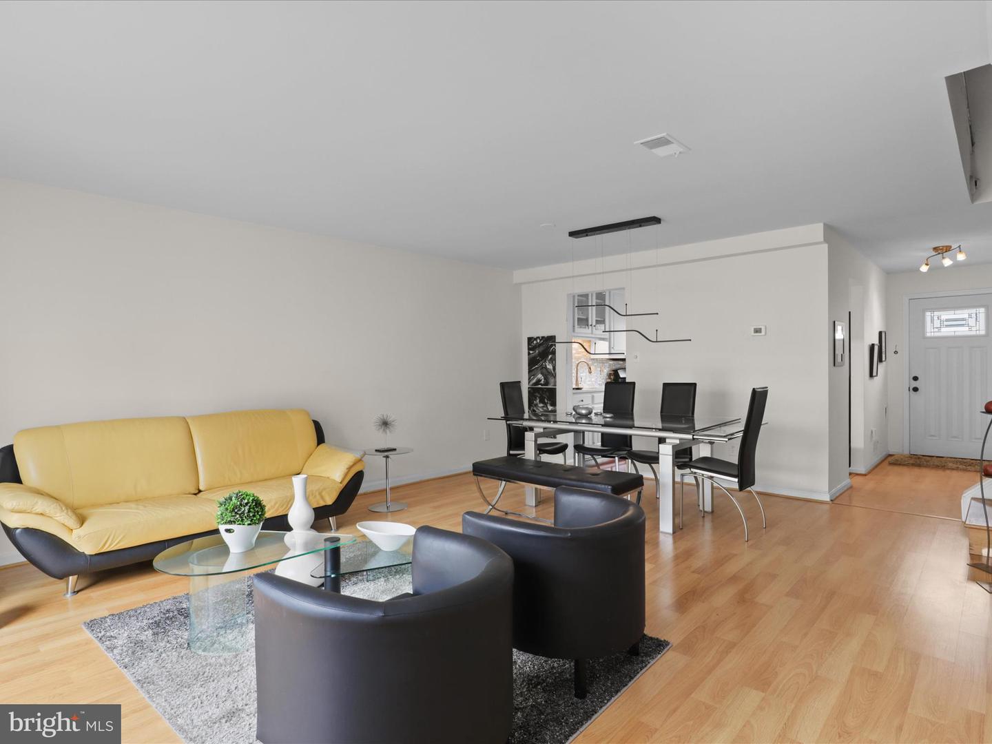 8068 DULCIANA CT, SPRINGFIELD, Virginia 22153, 2 Bedrooms Bedrooms, ,1 BathroomBathrooms,Residential,For sale,8068 DULCIANA CT,VAFX2269044 MLS # VAFX2269044
