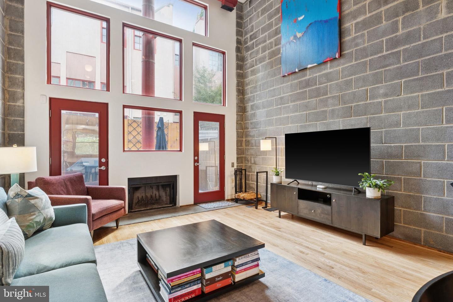 1420 RHODE ISLAND AVE NW, WASHINGTON, District Of Columbia 20005, 3 Bedrooms Bedrooms, ,3 BathroomsBathrooms,Residential,For sale,1420 RHODE ISLAND AVE NW,DCDC2225426 MLS # DCDC2225426