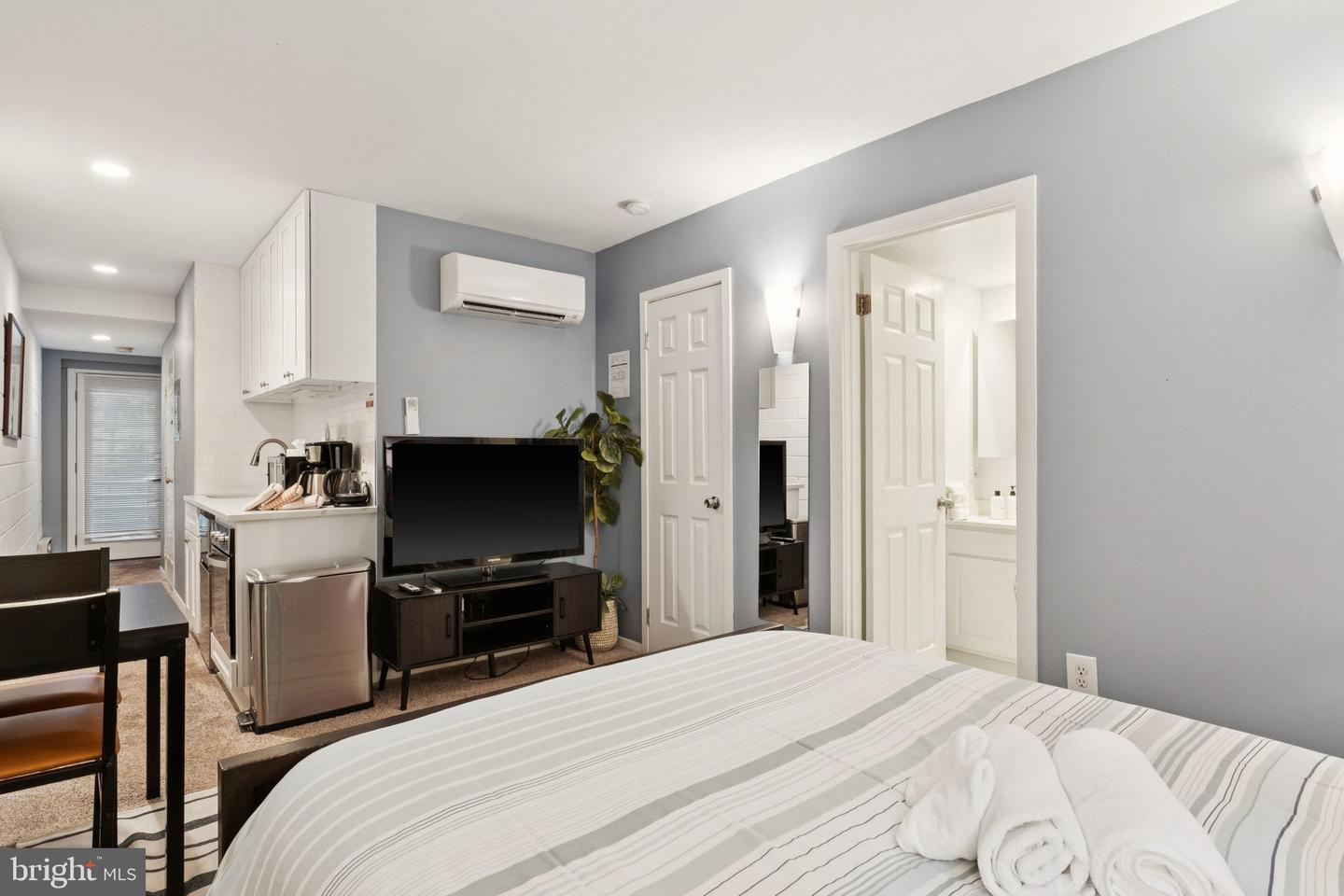 1420 RHODE ISLAND AVE NW, WASHINGTON, District Of Columbia 20005, 3 Bedrooms Bedrooms, ,3 BathroomsBathrooms,Residential,For sale,1420 RHODE ISLAND AVE NW,DCDC2225426 MLS # DCDC2225426