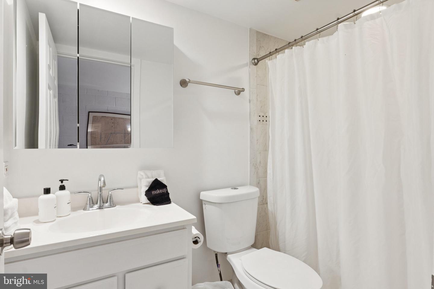 1420 RHODE ISLAND AVE NW, WASHINGTON, District Of Columbia 20005, 3 Bedrooms Bedrooms, ,3 BathroomsBathrooms,Residential,For sale,1420 RHODE ISLAND AVE NW,DCDC2225426 MLS # DCDC2225426