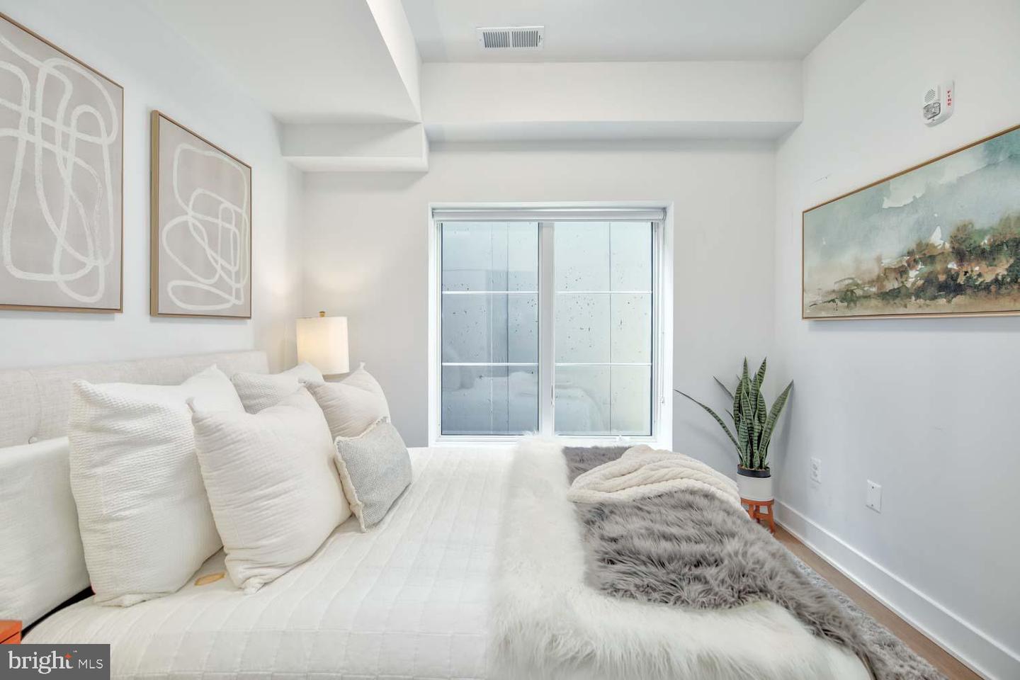 2310 4TH ST NE #B-5, WASHINGTON, District Of Columbia 20002, 1 Bedroom Bedrooms, ,1 BathroomBathrooms,Residential,For sale,2310 4TH ST NE #B-5,DCDC2226040 MLS # DCDC2226040