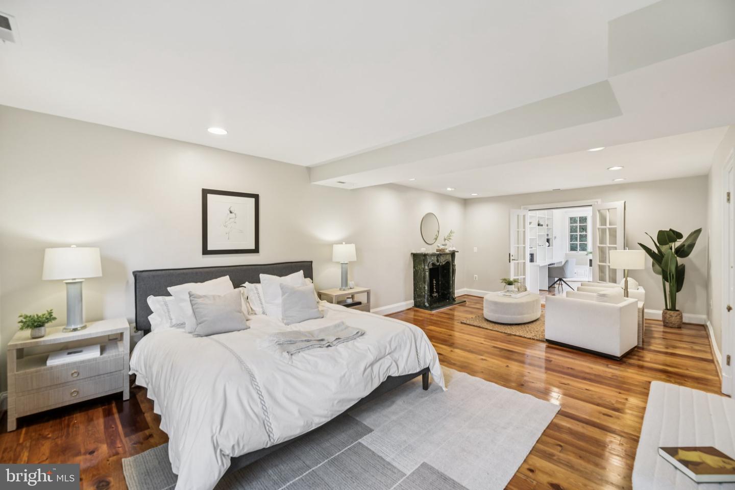1545 35TH ST NW, WASHINGTON, District Of Columbia 20007, 6 Bedrooms Bedrooms, ,4 BathroomsBathrooms,Residential,For sale,1545 35TH ST NW,DCDC2226266 MLS # DCDC2226266
