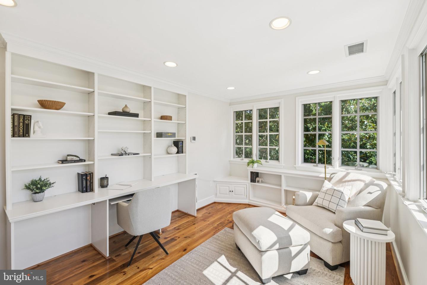 1545 35TH ST NW, WASHINGTON, District Of Columbia 20007, 6 Bedrooms Bedrooms, ,4 BathroomsBathrooms,Residential,For sale,1545 35TH ST NW,DCDC2226266 MLS # DCDC2226266