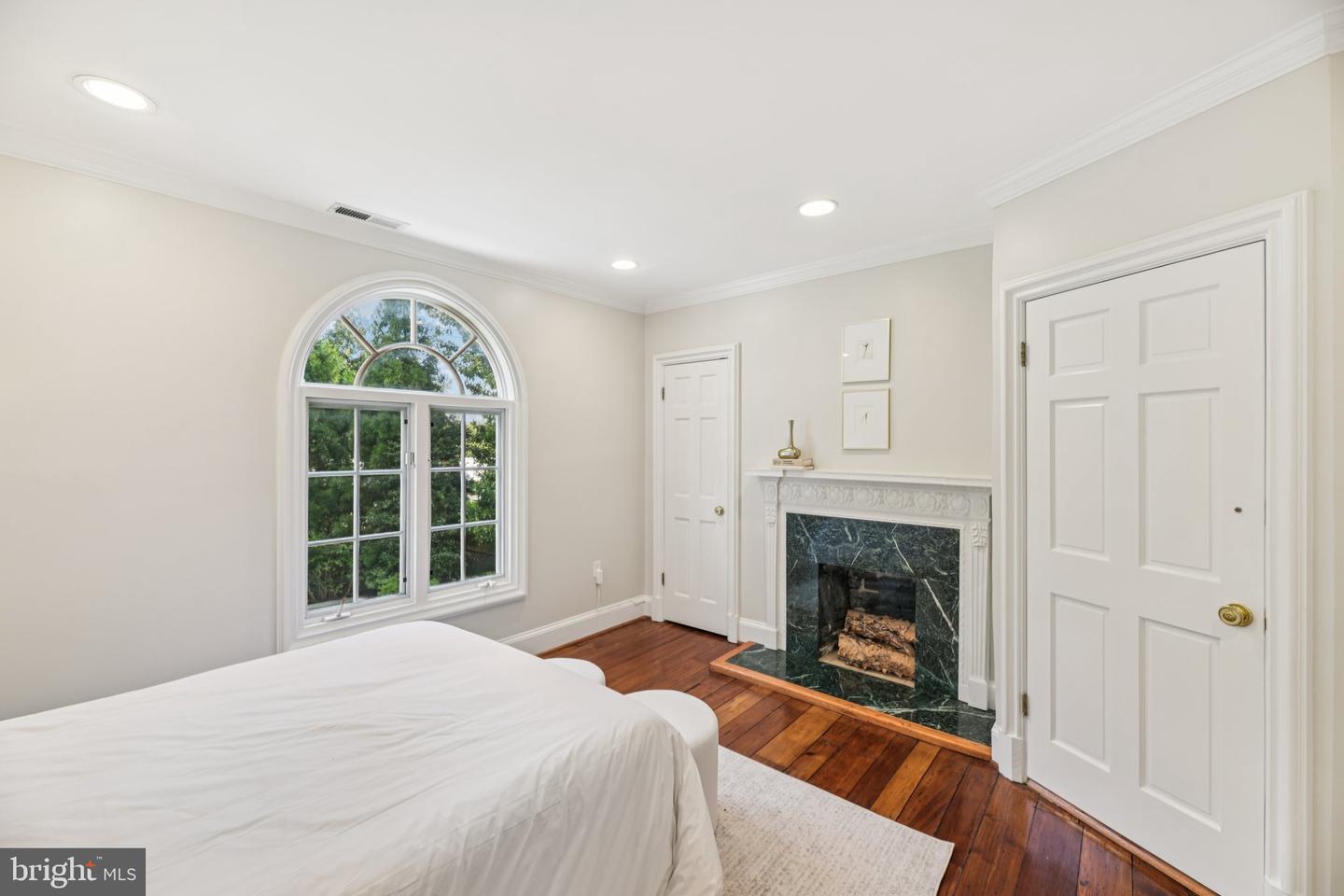 1545 35TH ST NW, WASHINGTON, District Of Columbia 20007, 6 Bedrooms Bedrooms, ,4 BathroomsBathrooms,Residential,For sale,1545 35TH ST NW,DCDC2226266 MLS # DCDC2226266