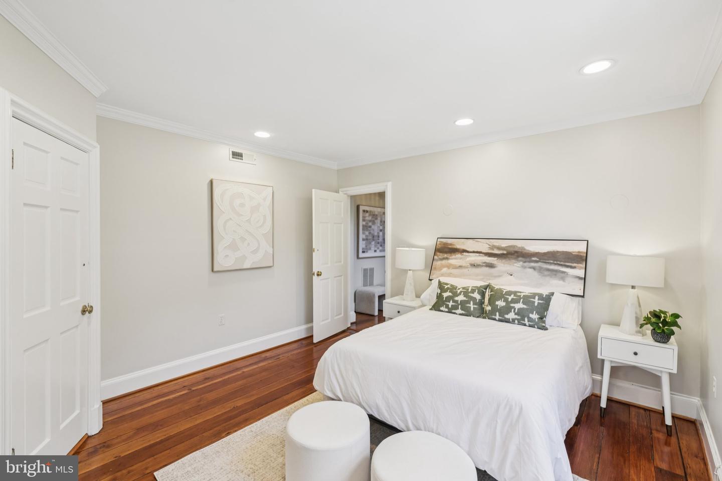 1545 35TH ST NW, WASHINGTON, District Of Columbia 20007, 6 Bedrooms Bedrooms, ,4 BathroomsBathrooms,Residential,For sale,1545 35TH ST NW,DCDC2226266 MLS # DCDC2226266