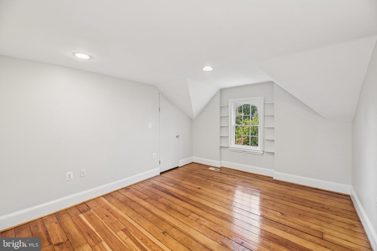 1545 35TH ST NW, WASHINGTON, District Of Columbia 20007, 6 Bedrooms Bedrooms, ,4 BathroomsBathrooms,Residential,For sale,1545 35TH ST NW,DCDC2226266 MLS # DCDC2226266