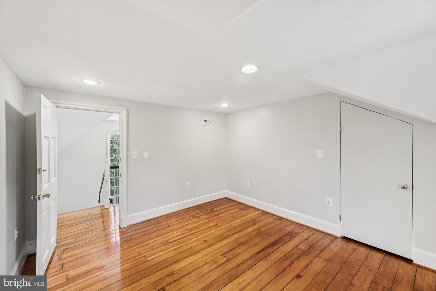 1545 35TH ST NW, WASHINGTON, District Of Columbia 20007, 6 Bedrooms Bedrooms, ,4 BathroomsBathrooms,Residential,For sale,1545 35TH ST NW,DCDC2226266 MLS # DCDC2226266