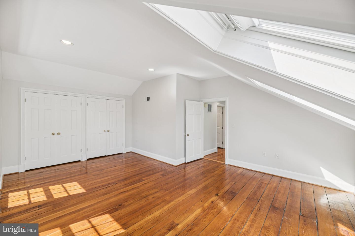 1545 35TH ST NW, WASHINGTON, District Of Columbia 20007, 6 Bedrooms Bedrooms, ,4 BathroomsBathrooms,Residential,For sale,1545 35TH ST NW,DCDC2226266 MLS # DCDC2226266