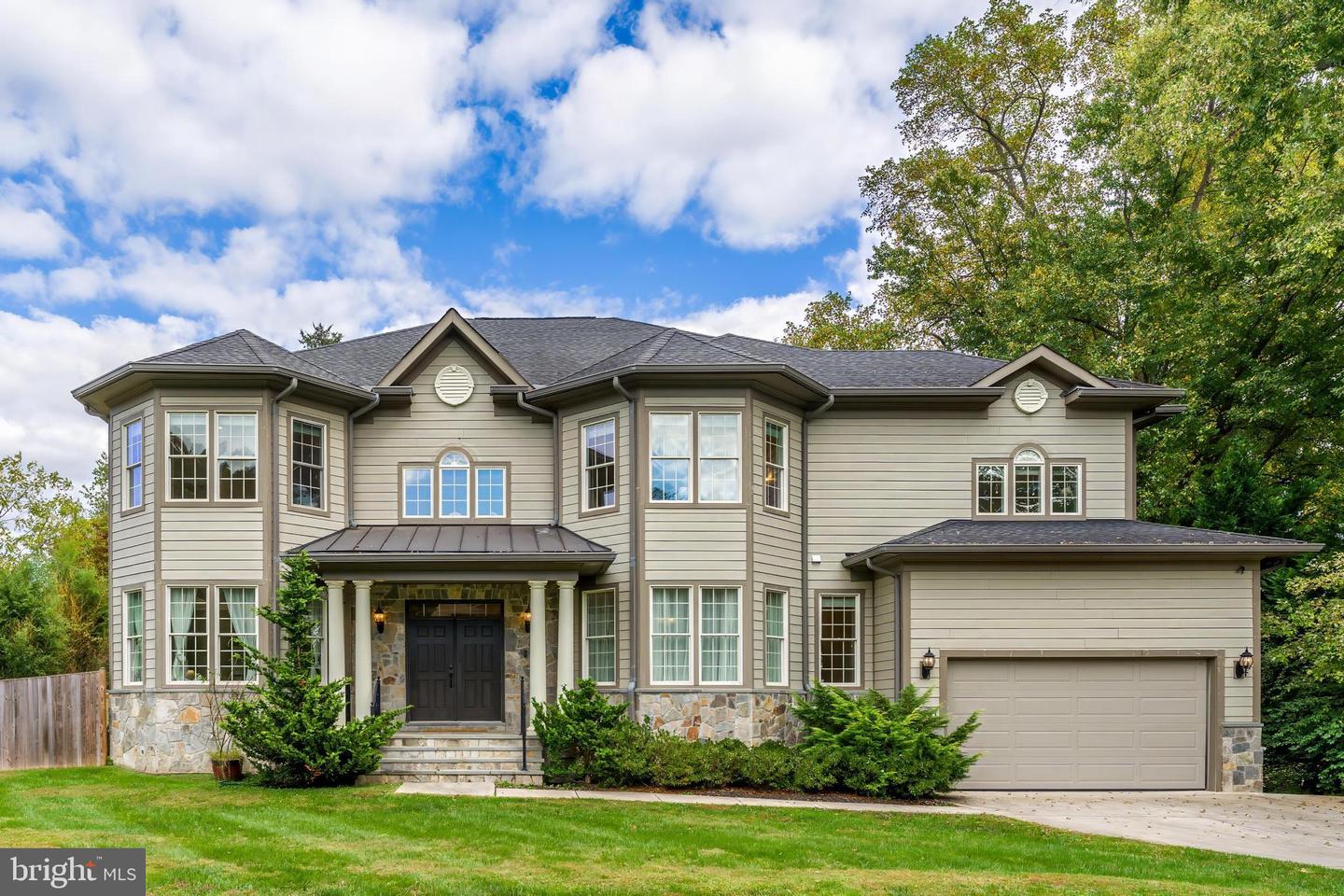 829 GOLDEN ARROW ST, GREAT FALLS, Virginia 22066, 6 Bedrooms Bedrooms, ,6 BathroomsBathrooms,Residential,For sale,829 GOLDEN ARROW ST,VAFX2273992 MLS # VAFX2273992