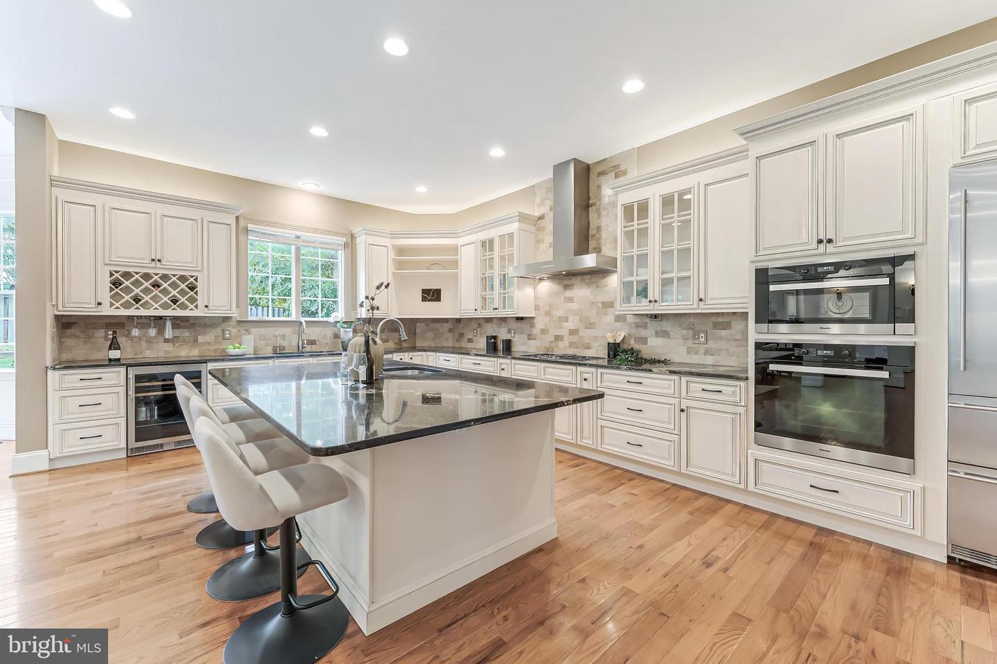 829 GOLDEN ARROW ST, GREAT FALLS, Virginia 22066, 6 Bedrooms Bedrooms, ,6 BathroomsBathrooms,Residential,For sale,829 GOLDEN ARROW ST,VAFX2273992 MLS # VAFX2273992