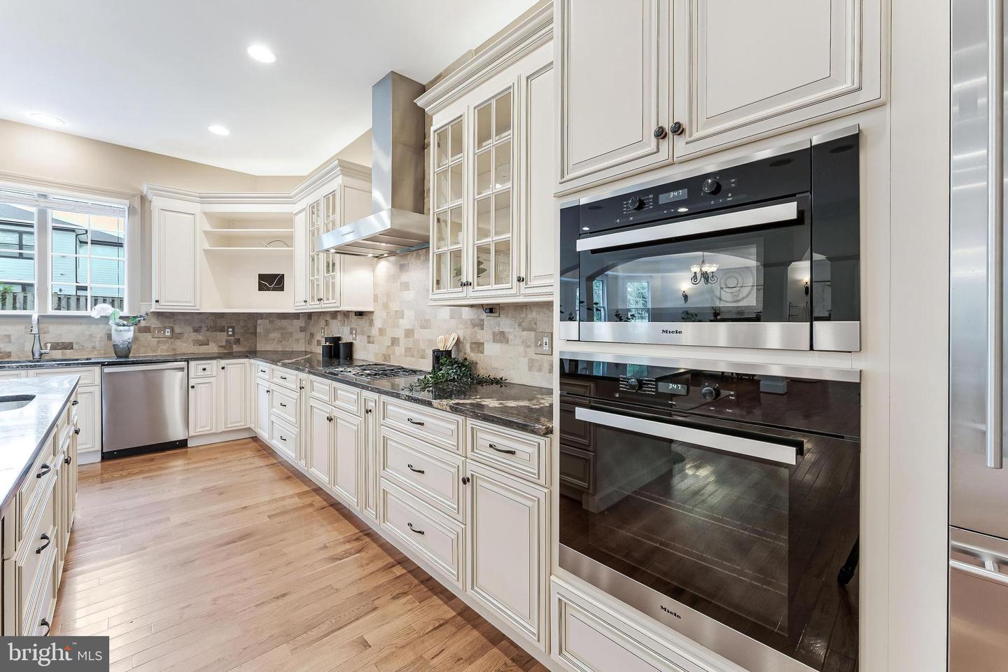 829 GOLDEN ARROW ST, GREAT FALLS, Virginia 22066, 6 Bedrooms Bedrooms, ,6 BathroomsBathrooms,Residential,For sale,829 GOLDEN ARROW ST,VAFX2273992 MLS # VAFX2273992