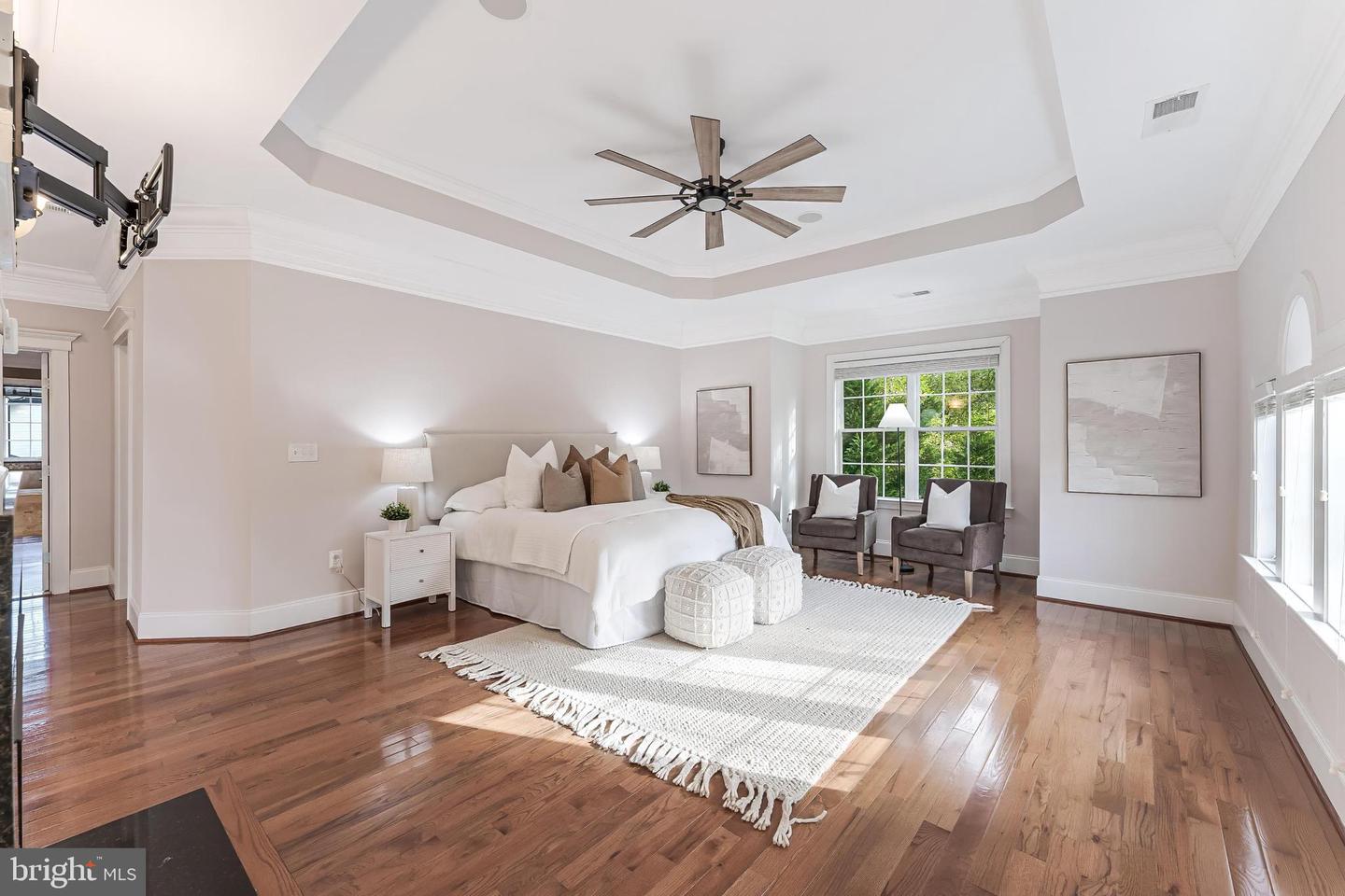 829 GOLDEN ARROW ST, GREAT FALLS, Virginia 22066, 6 Bedrooms Bedrooms, ,6 BathroomsBathrooms,Residential,For sale,829 GOLDEN ARROW ST,VAFX2273992 MLS # VAFX2273992