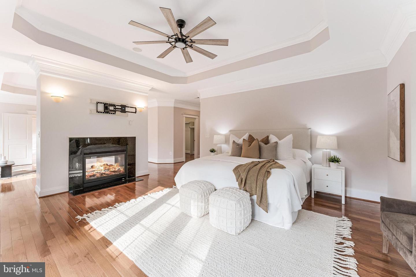829 GOLDEN ARROW ST, GREAT FALLS, Virginia 22066, 6 Bedrooms Bedrooms, ,6 BathroomsBathrooms,Residential,For sale,829 GOLDEN ARROW ST,VAFX2273992 MLS # VAFX2273992