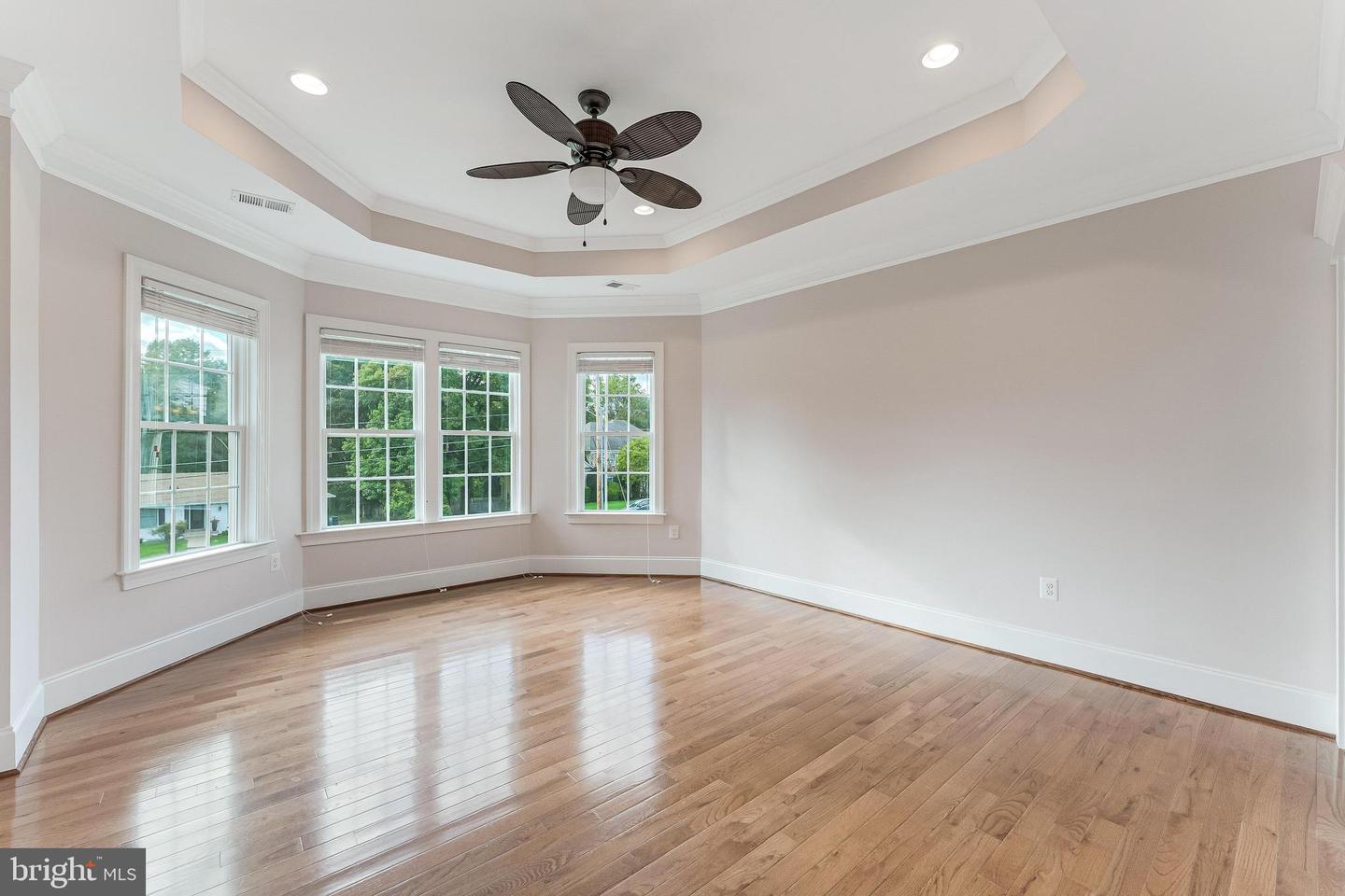 829 GOLDEN ARROW ST, GREAT FALLS, Virginia 22066, 6 Bedrooms Bedrooms, ,6 BathroomsBathrooms,Residential,For sale,829 GOLDEN ARROW ST,VAFX2273992 MLS # VAFX2273992