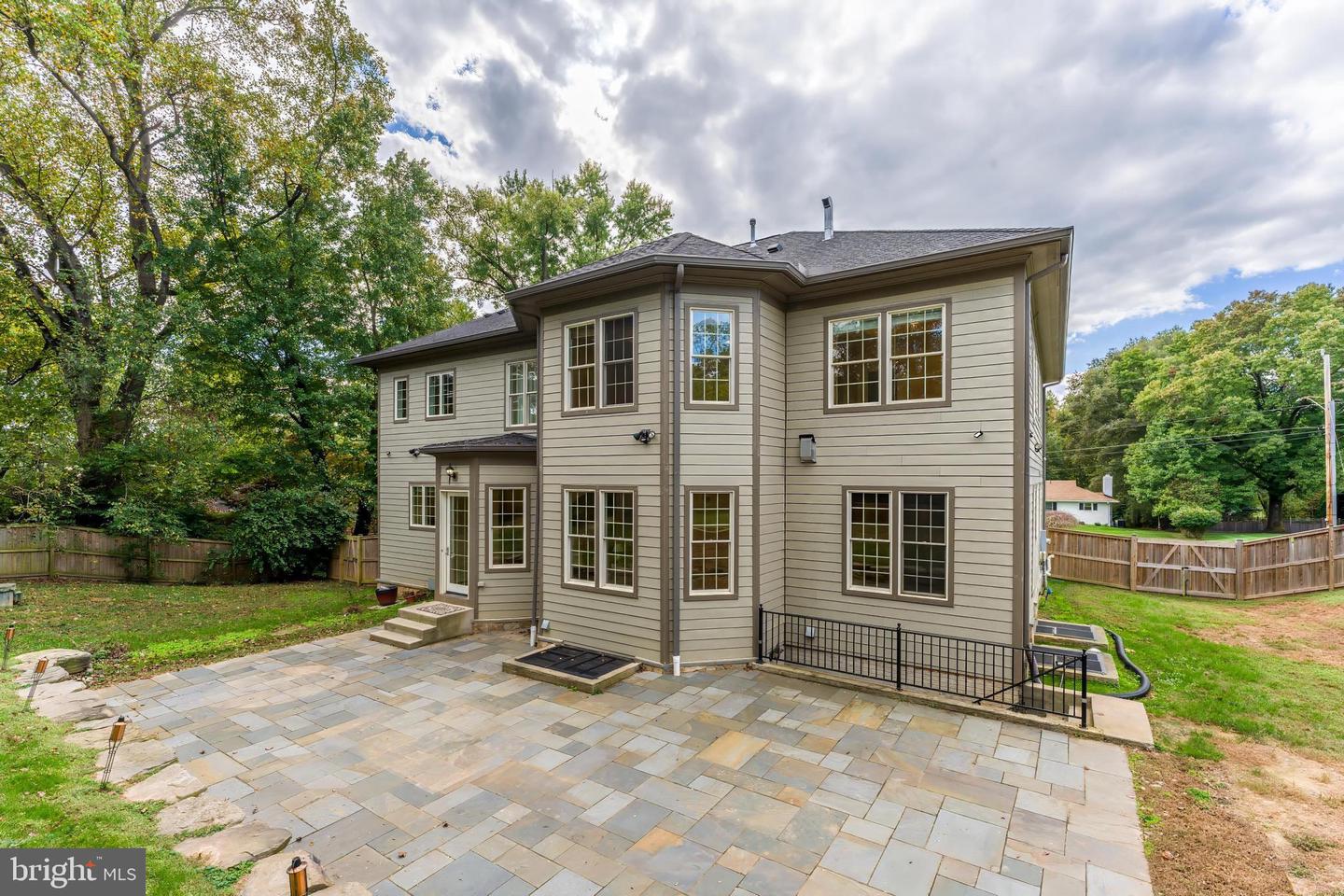 829 GOLDEN ARROW ST, GREAT FALLS, Virginia 22066, 6 Bedrooms Bedrooms, ,6 BathroomsBathrooms,Residential,For sale,829 GOLDEN ARROW ST,VAFX2273992 MLS # VAFX2273992