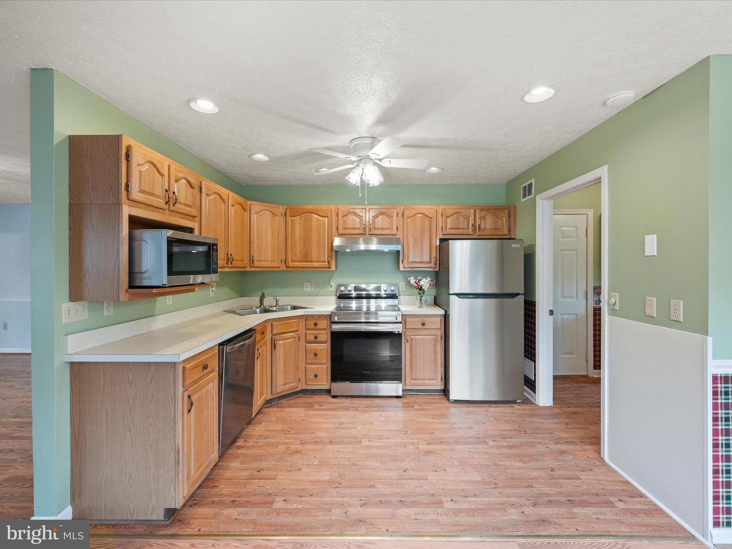 112 JEFFERSON CT, STEPHENS CITY, Virginia 22655, 3 Bedrooms Bedrooms, ,2 BathroomsBathrooms,Residential,For sale,112 JEFFERSON CT,VAFV2037352 MLS # VAFV2037352