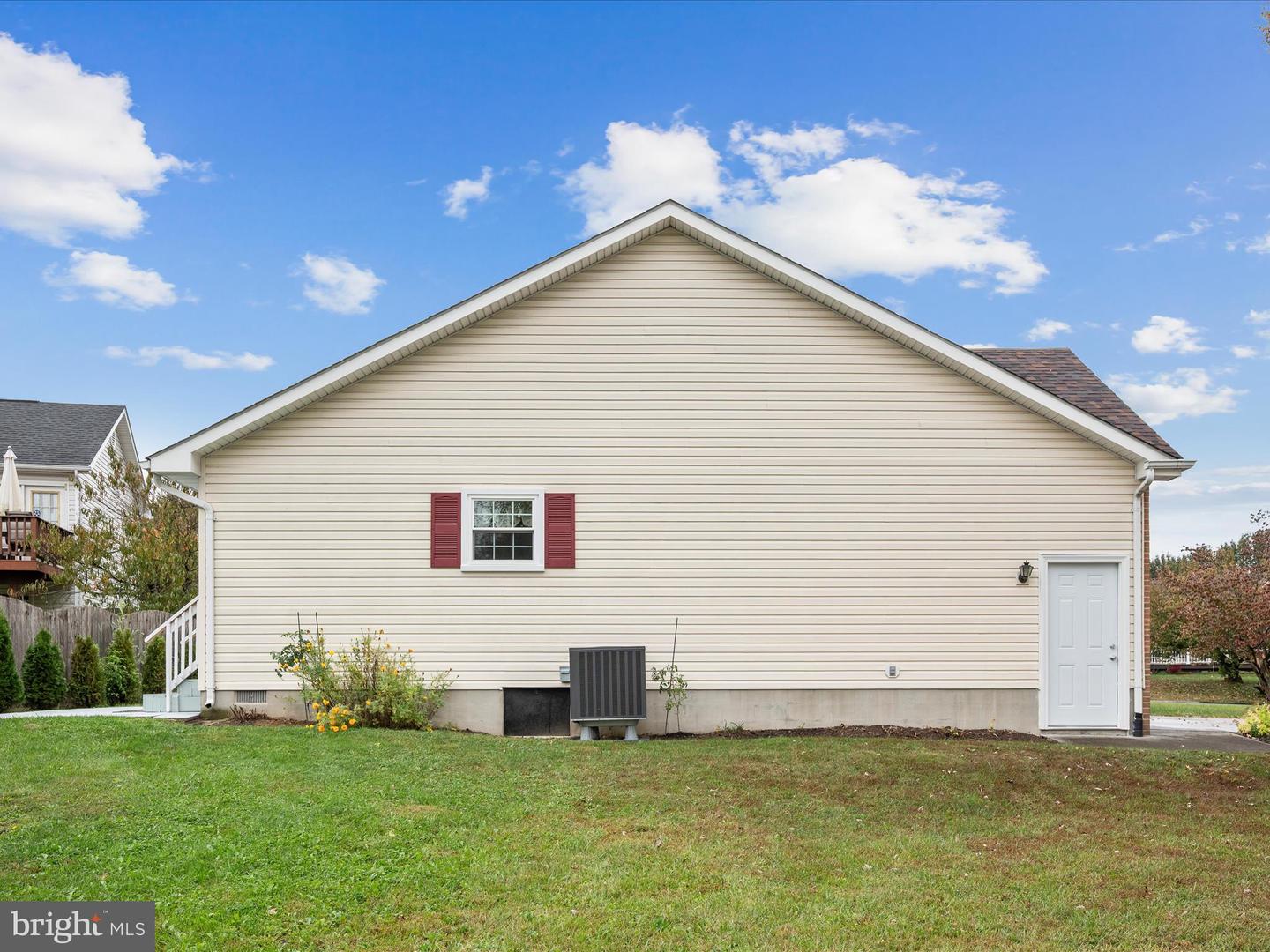 112 JEFFERSON CT, STEPHENS CITY, Virginia 22655, 3 Bedrooms Bedrooms, ,2 BathroomsBathrooms,Residential,For sale,112 JEFFERSON CT,VAFV2037352 MLS # VAFV2037352
