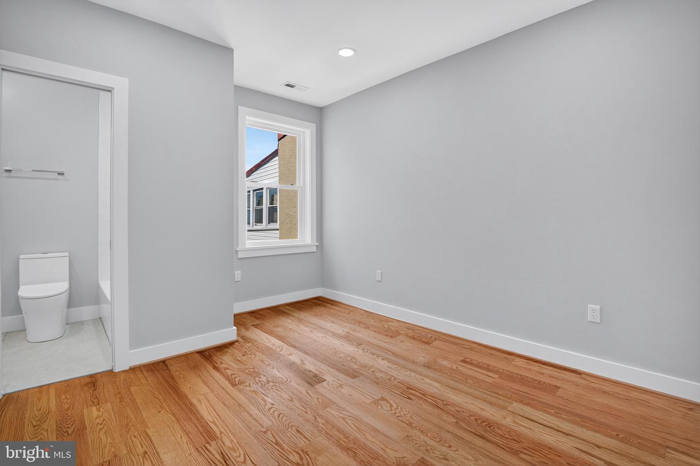 3712 13TH ST NW, WASHINGTON, District Of Columbia 20010, 4 Bedrooms Bedrooms, 9 Rooms Rooms,3 BathroomsBathrooms,Residential,For sale,3712 13TH ST NW,DCDC2226958 MLS # DCDC2226958