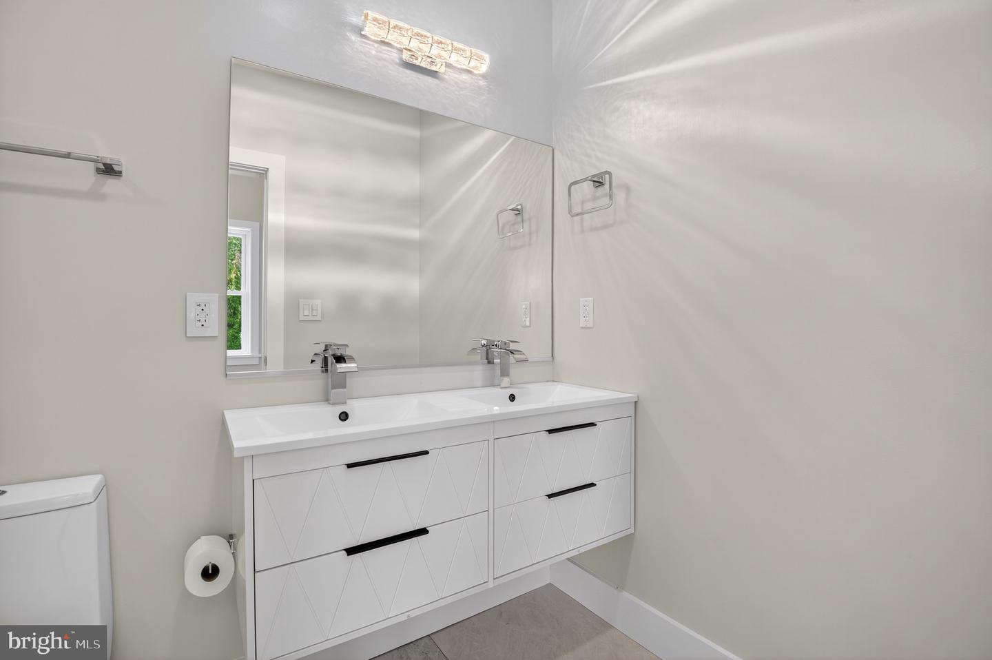 3712 13TH ST NW, WASHINGTON, District Of Columbia 20010, 4 Bedrooms Bedrooms, 9 Rooms Rooms,3 BathroomsBathrooms,Residential,For sale,3712 13TH ST NW,DCDC2226958 MLS # DCDC2226958