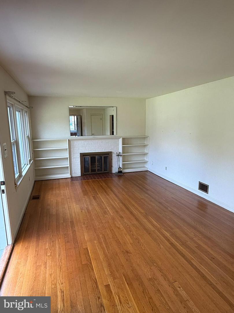 3000 JAMES ST, FAIRFAX, Virginia 22031, 3 Bedrooms Bedrooms, ,2 BathroomsBathrooms,Residential,For sale,3000 JAMES ST,VAFX2274340 MLS # VAFX2274340