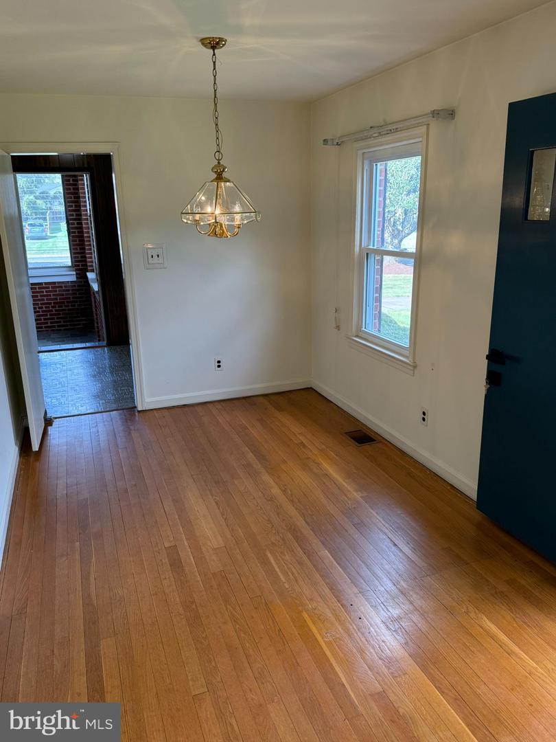 3000 JAMES ST, FAIRFAX, Virginia 22031, 3 Bedrooms Bedrooms, ,2 BathroomsBathrooms,Residential,For sale,3000 JAMES ST,VAFX2274340 MLS # VAFX2274340