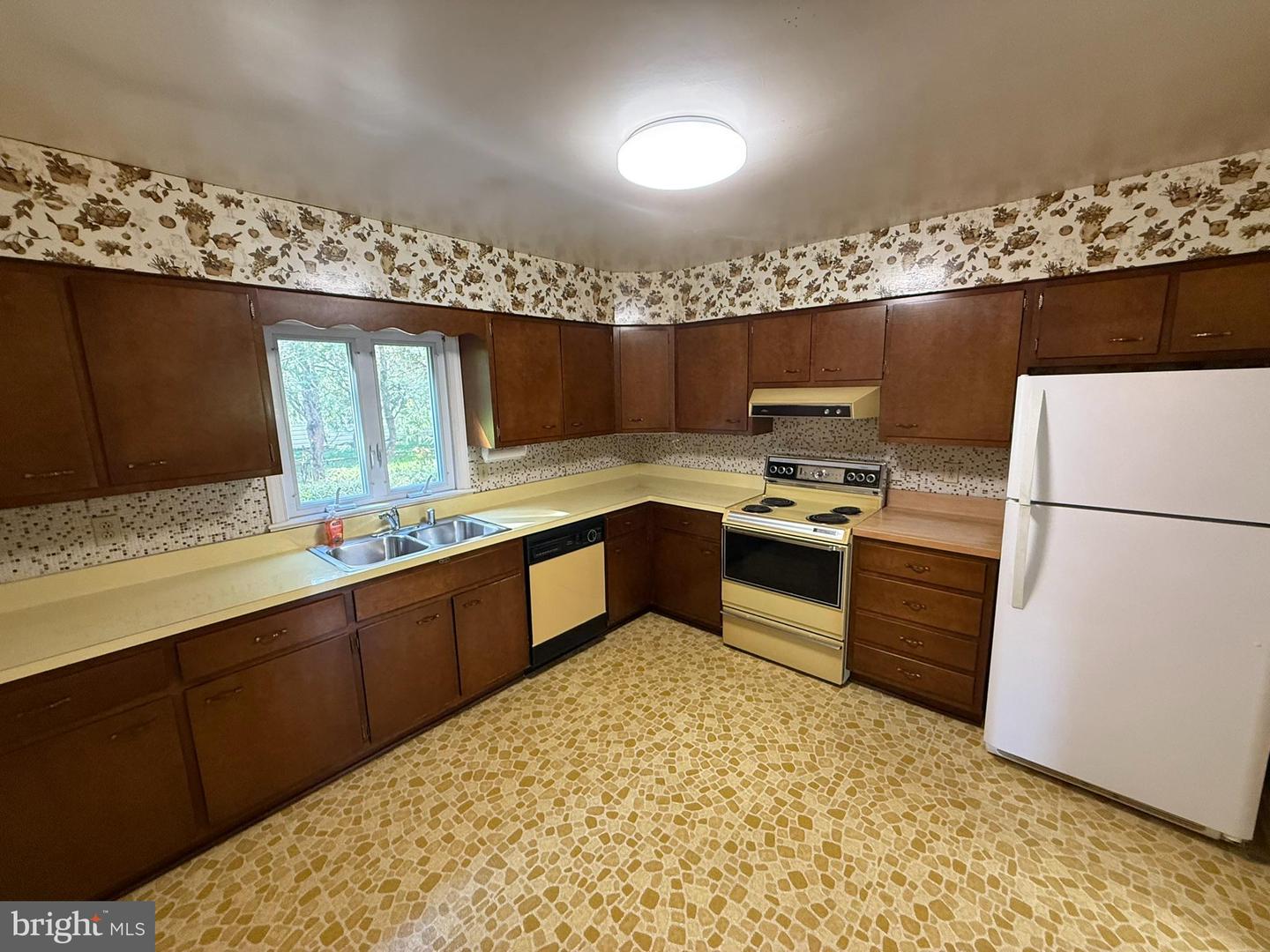 3000 JAMES ST, FAIRFAX, Virginia 22031, 3 Bedrooms Bedrooms, ,2 BathroomsBathrooms,Residential,For sale,3000 JAMES ST,VAFX2274340 MLS # VAFX2274340