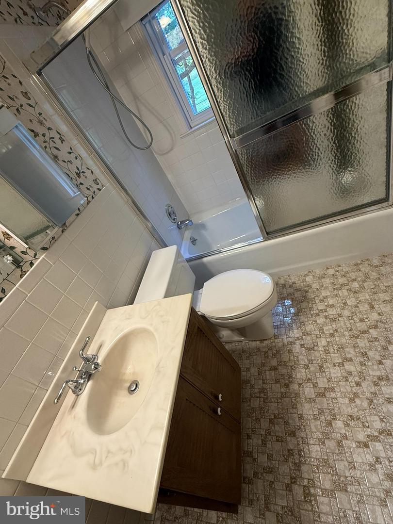 3000 JAMES ST, FAIRFAX, Virginia 22031, 3 Bedrooms Bedrooms, ,2 BathroomsBathrooms,Residential,For sale,3000 JAMES ST,VAFX2274340 MLS # VAFX2274340