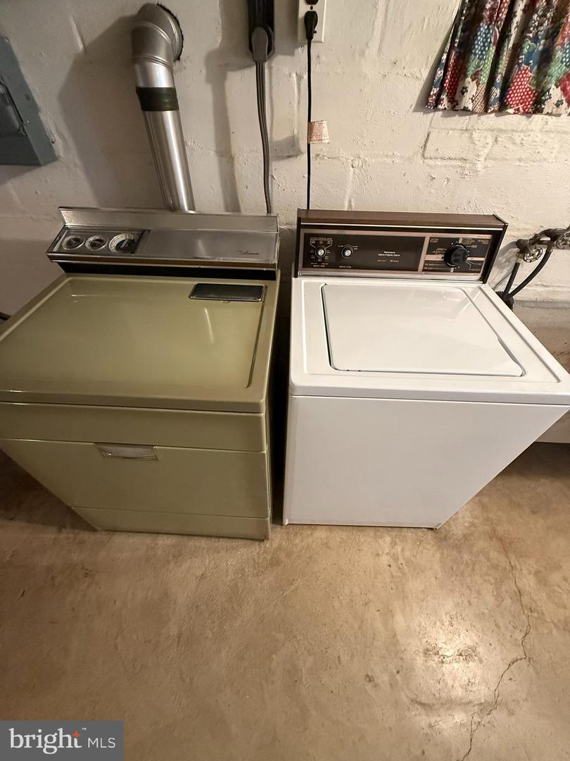 3000 JAMES ST, FAIRFAX, Virginia 22031, 3 Bedrooms Bedrooms, ,2 BathroomsBathrooms,Residential,For sale,3000 JAMES ST,VAFX2274340 MLS # VAFX2274340