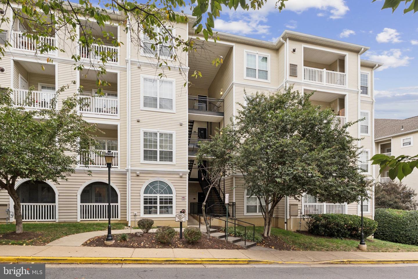 4561 STRUTFIELD LN #3305, ALEXANDRIA, Virginia 22311, 2 Bedrooms Bedrooms, ,1 BathroomBathrooms,Residential,For sale,4561 STRUTFIELD LN #3305,VAAX2050840 MLS # VAAX2050840