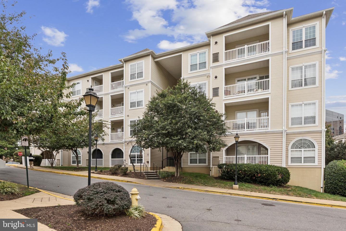 4561 STRUTFIELD LN #3305, ALEXANDRIA, Virginia 22311, 2 Bedrooms Bedrooms, ,1 BathroomBathrooms,Residential,For sale,4561 STRUTFIELD LN #3305,VAAX2050840 MLS # VAAX2050840