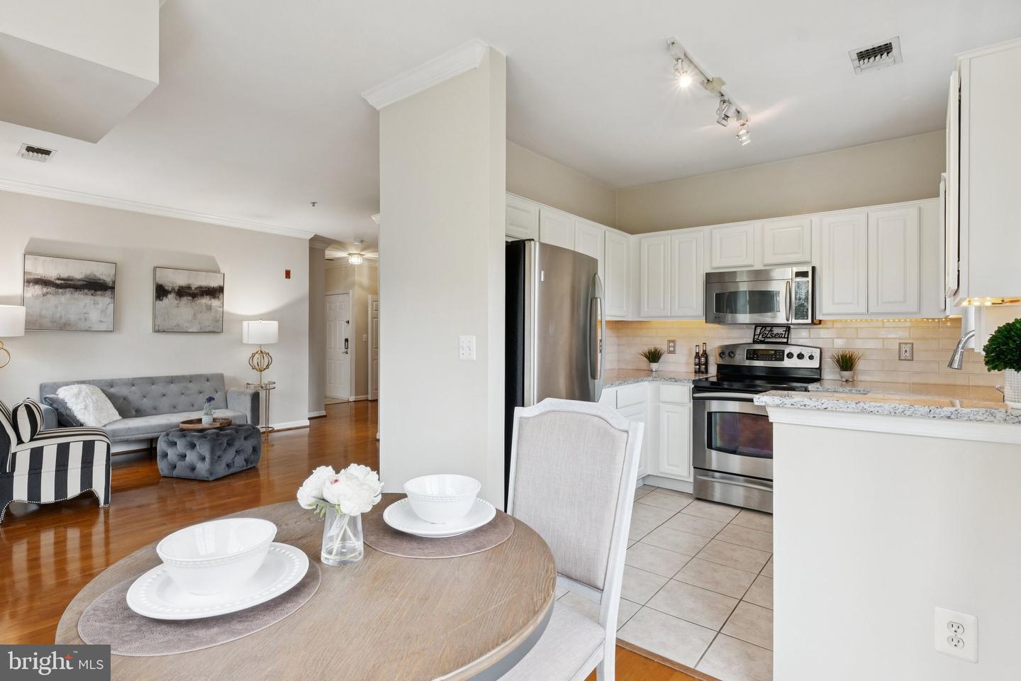 4561 STRUTFIELD LN #3305, ALEXANDRIA, Virginia 22311, 2 Bedrooms Bedrooms, ,1 BathroomBathrooms,Residential,For sale,4561 STRUTFIELD LN #3305,VAAX2050840 MLS # VAAX2050840