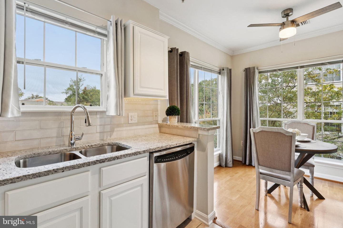 4561 STRUTFIELD LN #3305, ALEXANDRIA, Virginia 22311, 2 Bedrooms Bedrooms, ,1 BathroomBathrooms,Residential,For sale,4561 STRUTFIELD LN #3305,VAAX2050840 MLS # VAAX2050840