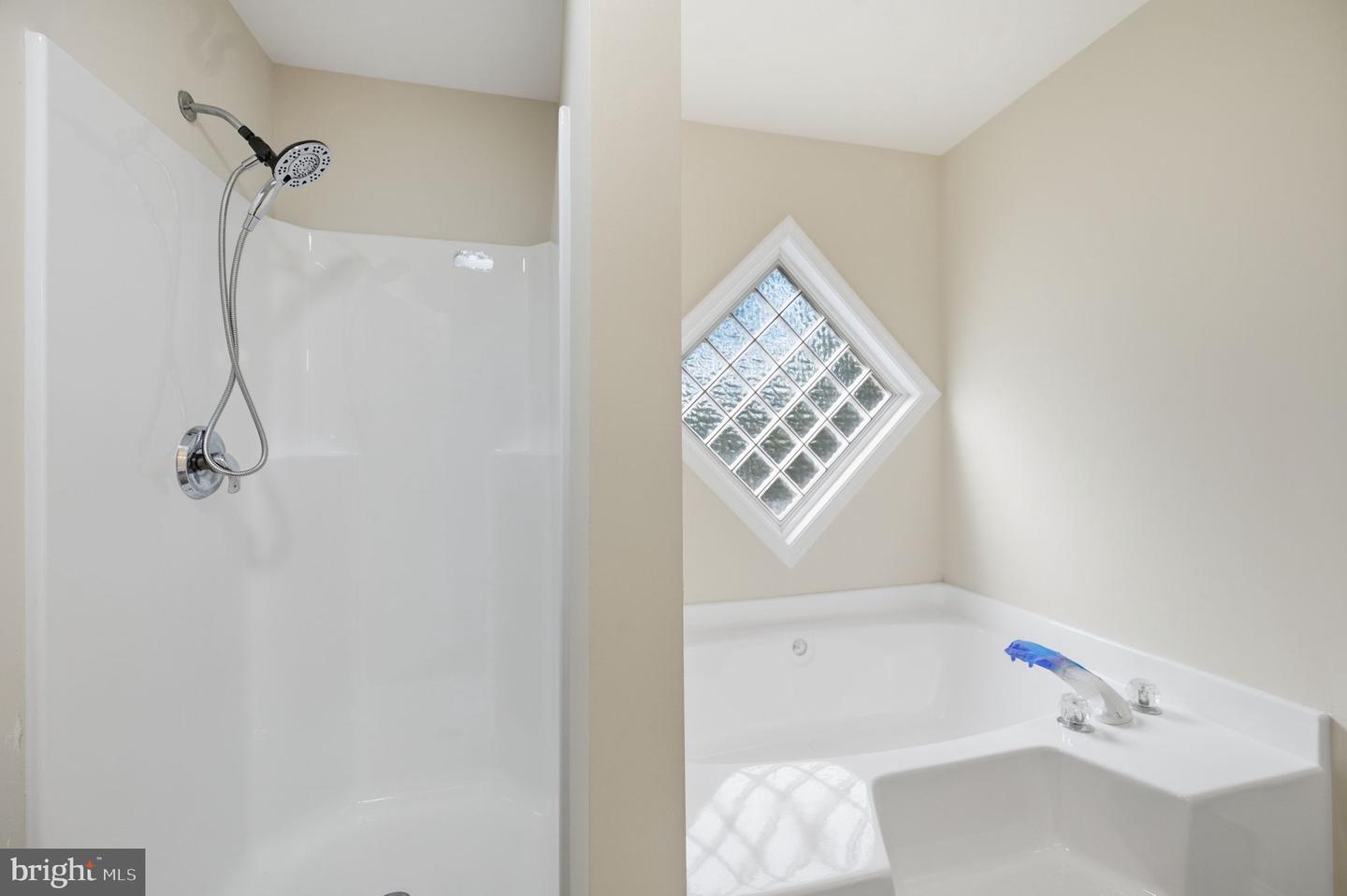 14 RYLAND RD, STAFFORD, Virginia 22556, 2 Bedrooms Bedrooms, 5 Rooms Rooms,3 BathroomsBathrooms,Residential,For sale,14 RYLAND RD,VAST2043492 MLS # VAST2043492
