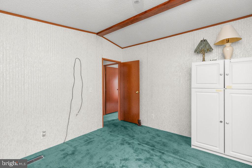325 BOWLERS RD, TAPPAHANNOCK, Virginia 22560, 3 Bedrooms Bedrooms, 5 Rooms Rooms,2 BathroomsBathrooms,Residential,For sale,325 BOWLERS RD,VAES2002062 MLS # VAES2002062