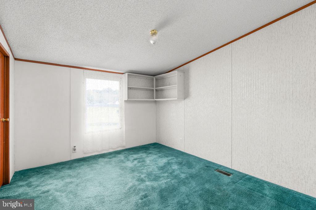 325 BOWLERS RD, TAPPAHANNOCK, Virginia 22560, 3 Bedrooms Bedrooms, 5 Rooms Rooms,2 BathroomsBathrooms,Residential,For sale,325 BOWLERS RD,VAES2002062 MLS # VAES2002062
