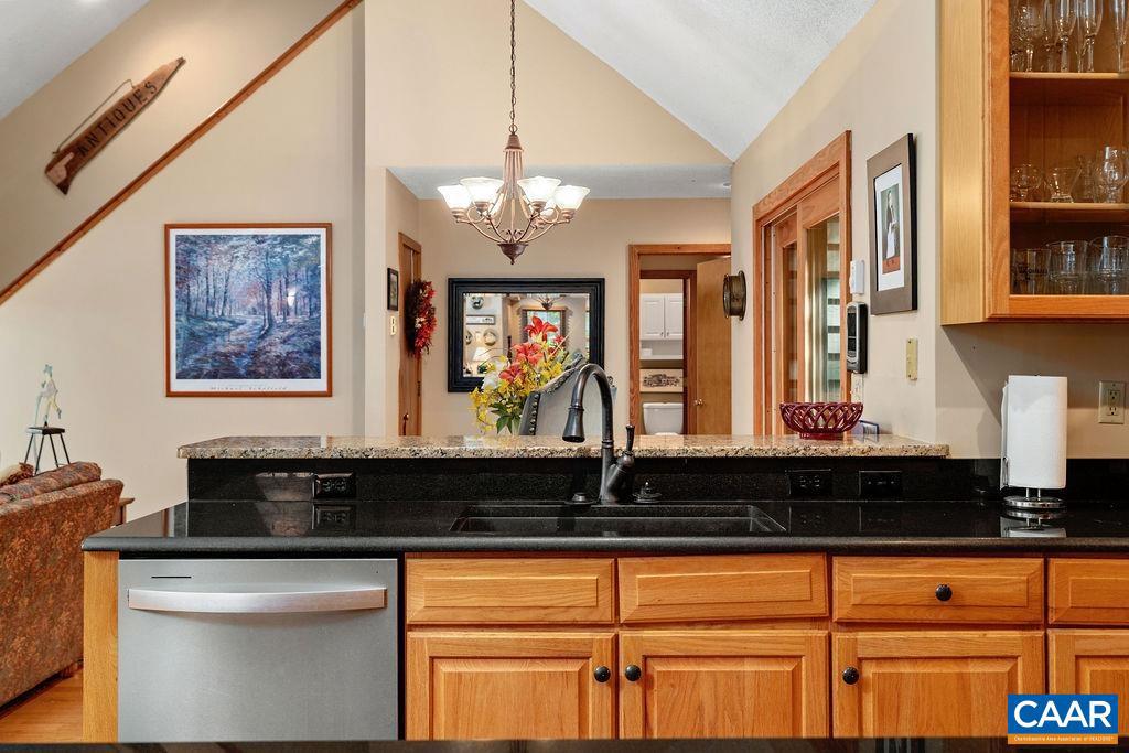 27 VEERY LN, WINTERGREEN RESORT, Virginia 22967, 4 Bedrooms Bedrooms, ,3 BathroomsBathrooms,Residential,For sale,27 VEERY LN,670058 MLS # 670058
