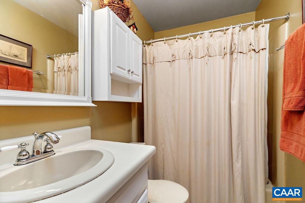 27 VEERY LN, WINTERGREEN RESORT, Virginia 22967, 4 Bedrooms Bedrooms, ,3 BathroomsBathrooms,Residential,For sale,27 VEERY LN,670058 MLS # 670058